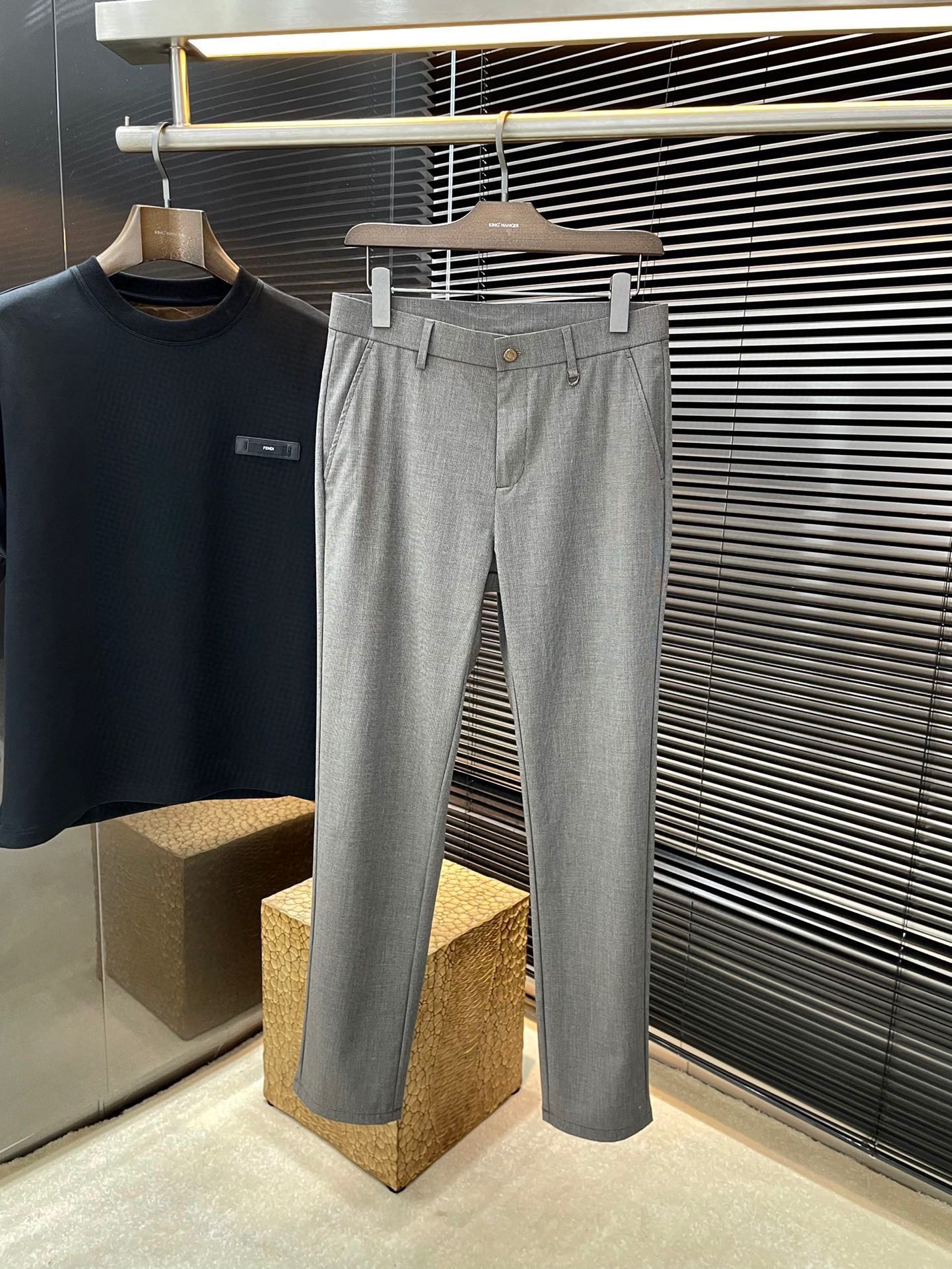 New 2025 Cavalli Collection: High-Quality Korean Fabric Suits for Sports and Leisure - 图片 1