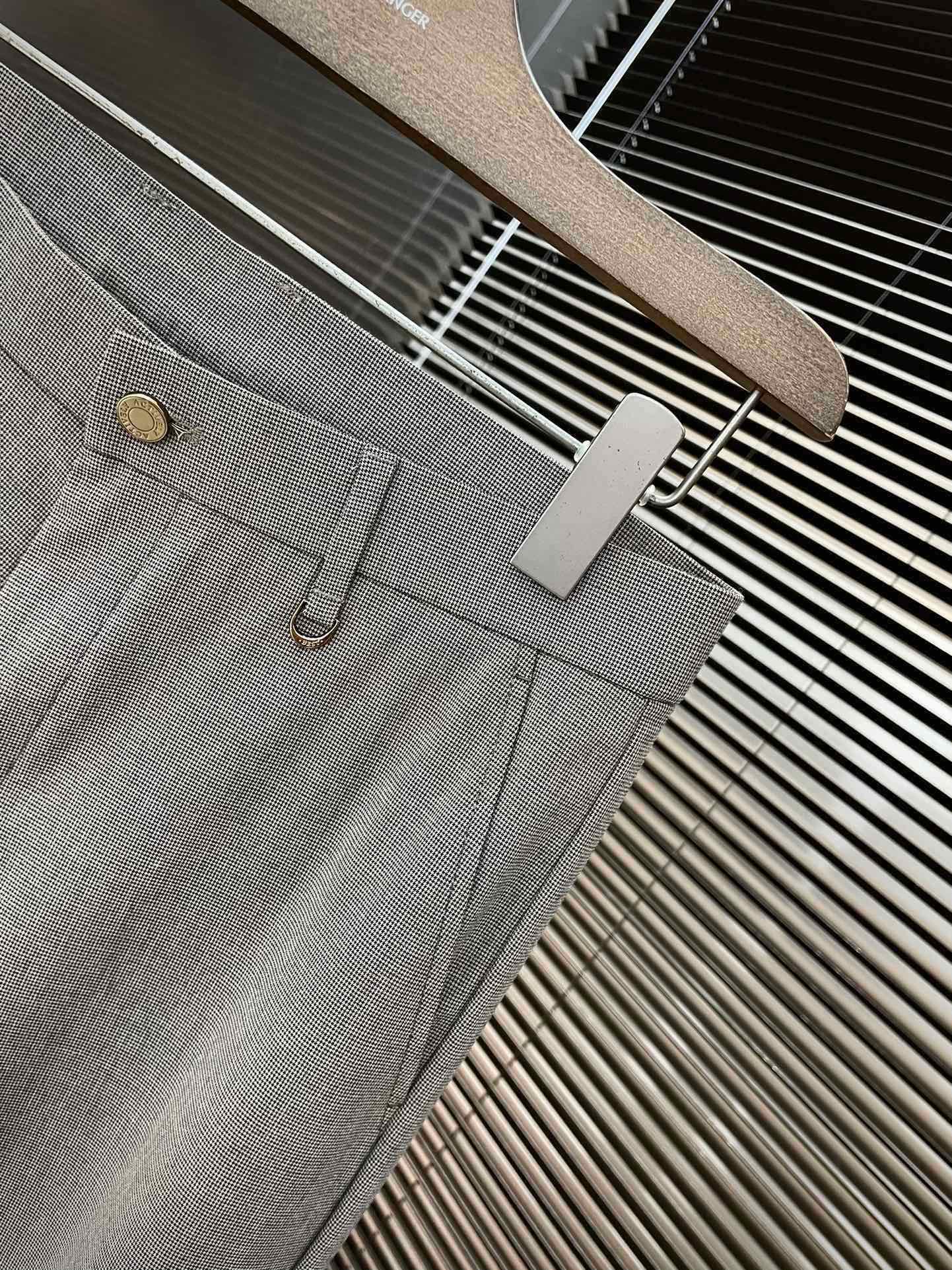New 2025 Cavalli Collection: High-Quality Korean Fabric Suits for Sports and Leisure - 图片 3