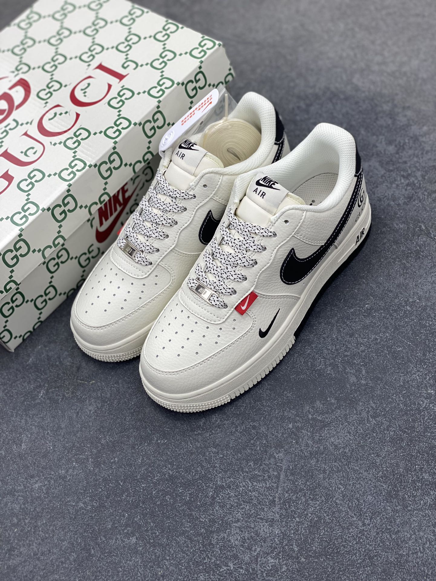 图片[8]-NIke Air Force 1 \’07 Low “古驰联名——双拼小黑勾”空军一号 低帮 运动鞋 休闲鞋 折边针车 工艺难度大 原楦头原纸板 原装鞋盒 定制五金配件 内置全掌气垫 原厂鞋底 货号：CS5288-009 尺码：36 36.5 37.5 38 38.5 39 40 40.5 41 42 42.5 43 44 44.5 45-选品中心