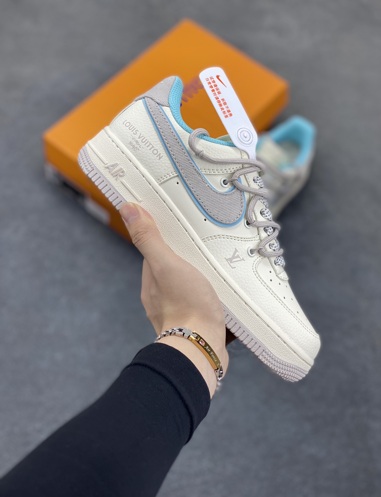 NIke Air Force 1 \’07 Low “LV联名——米青抽绳”空军一号 低帮 运动鞋 休闲鞋 折边针车 工艺难度大 原楦头原纸板 原装鞋盒 定制五金配件 内置全掌气垫 原厂鞋底 货号:DM6868-095 尺码:36 36.5 37.5 38 38.5 39 40 40.5 41 42 42.5 43 44 44.5 45-选品中心