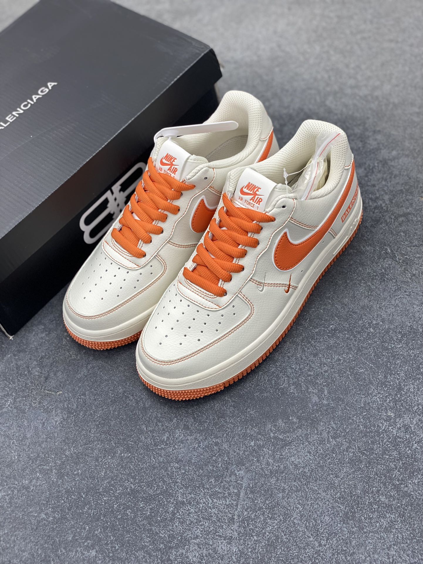 图片[8]-高端定制 BALENCIAGA×Nike Air Force 1\’07 Low 联名三勾 米橙空军一号低帮休闲版鞋 定制皮料 原楦头原纸板 纯正空军版型 内置全掌气垫 货号：FR0538-092 尺码：36 36.5 37.5 38 38.8 39 40 40.5 41 42 42.5 43 44 44.5 45-选品中心