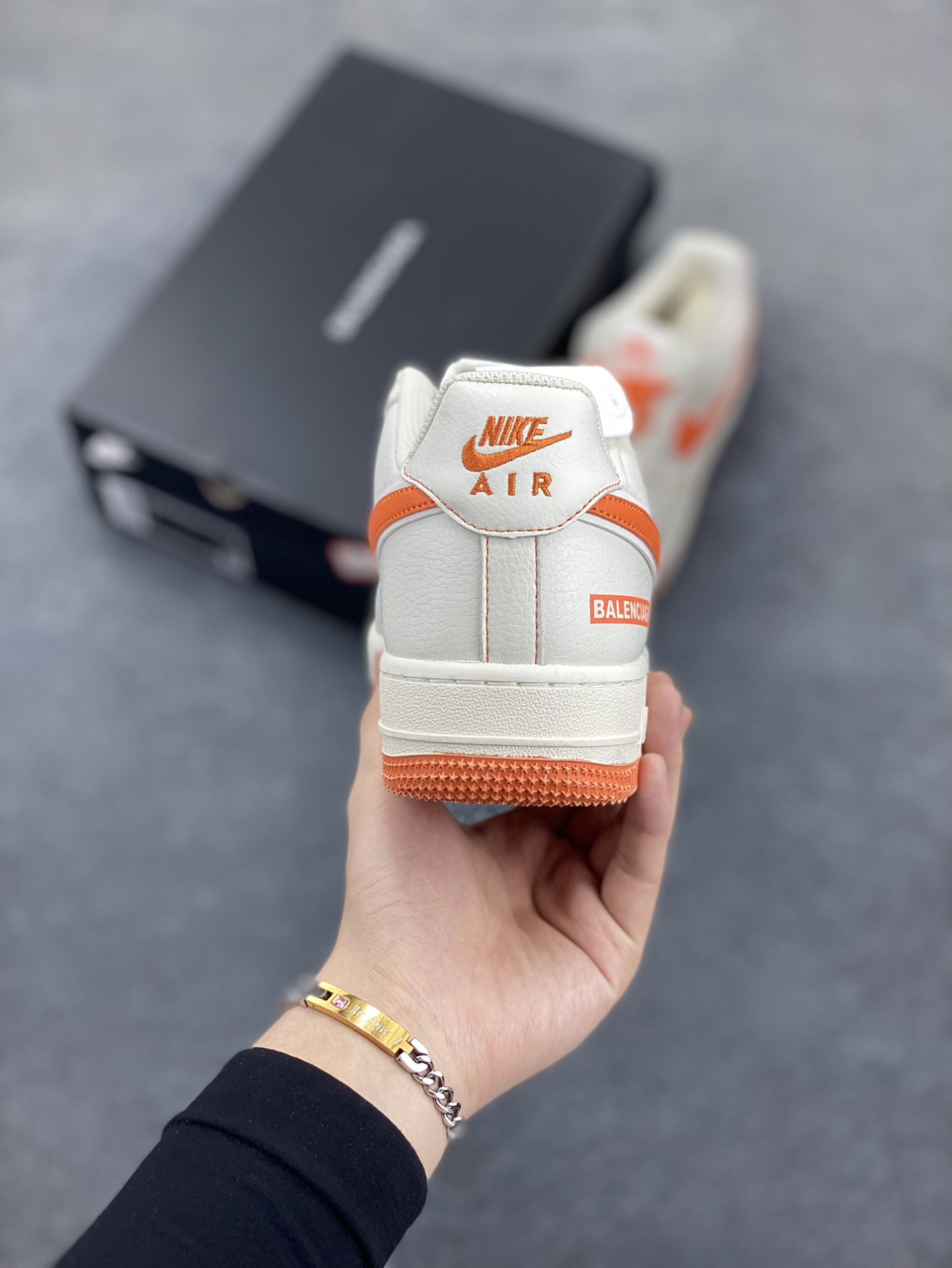 图片[4]-高端定制 BALENCIAGA×Nike Air Force 1\’07 Low 联名三勾 米橙空军一号低帮休闲版鞋 定制皮料 原楦头原纸板 纯正空军版型 内置全掌气垫 货号：FR0538-092 尺码：36 36.5 37.5 38 38.8 39 40 40.5 41 42 42.5 43 44 44.5 45-选品中心