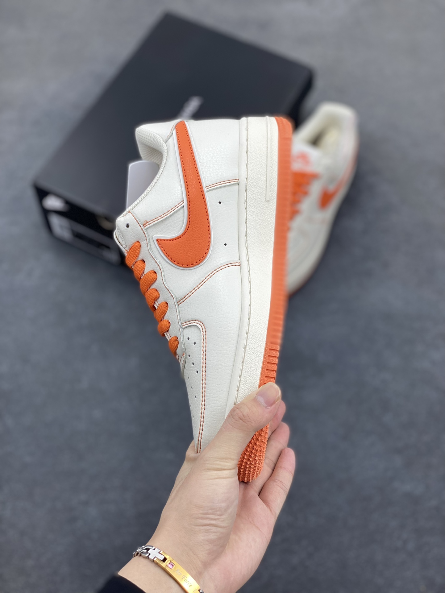 图片[3]-高端定制 BALENCIAGA×Nike Air Force 1\’07 Low 联名三勾 米橙空军一号低帮休闲版鞋 定制皮料 原楦头原纸板 纯正空军版型 内置全掌气垫 货号：FR0538-092 尺码：36 36.5 37.5 38 38.8 39 40 40.5 41 42 42.5 43 44 44.5 45-选品中心