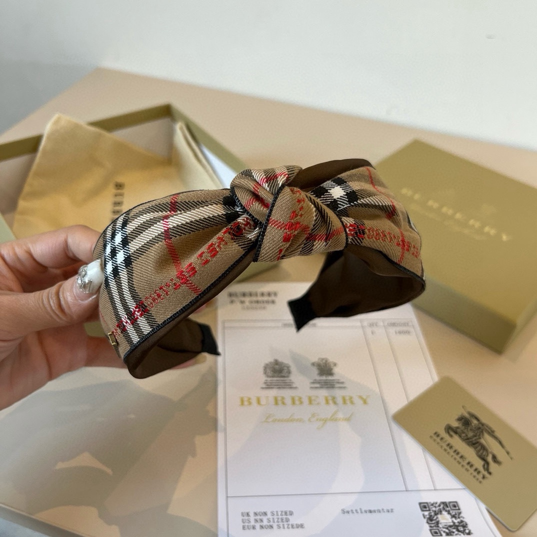¥

Burberry巴宝莉格子发箍