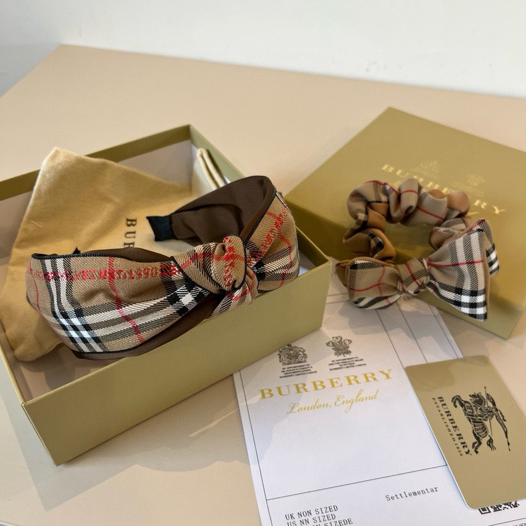 ¥

Burberry巴宝莉格子发箍