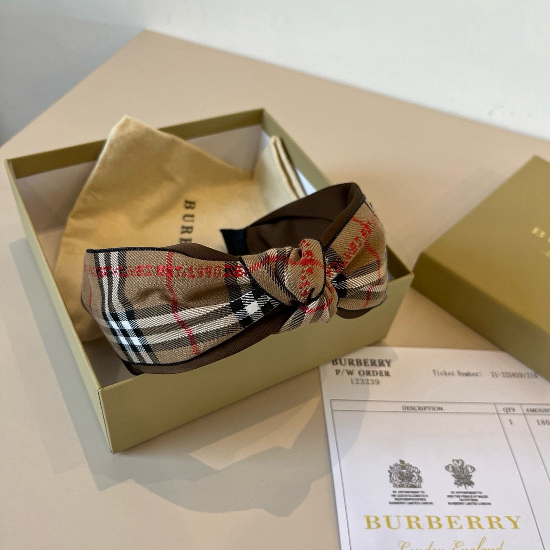 ¥

Burberry巴宝莉格子发箍
