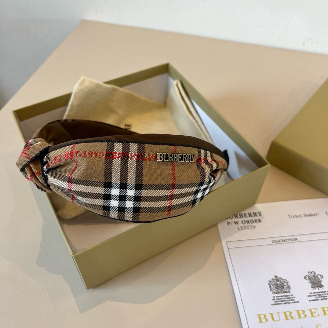 ¥

Burberry巴宝莉格子发箍