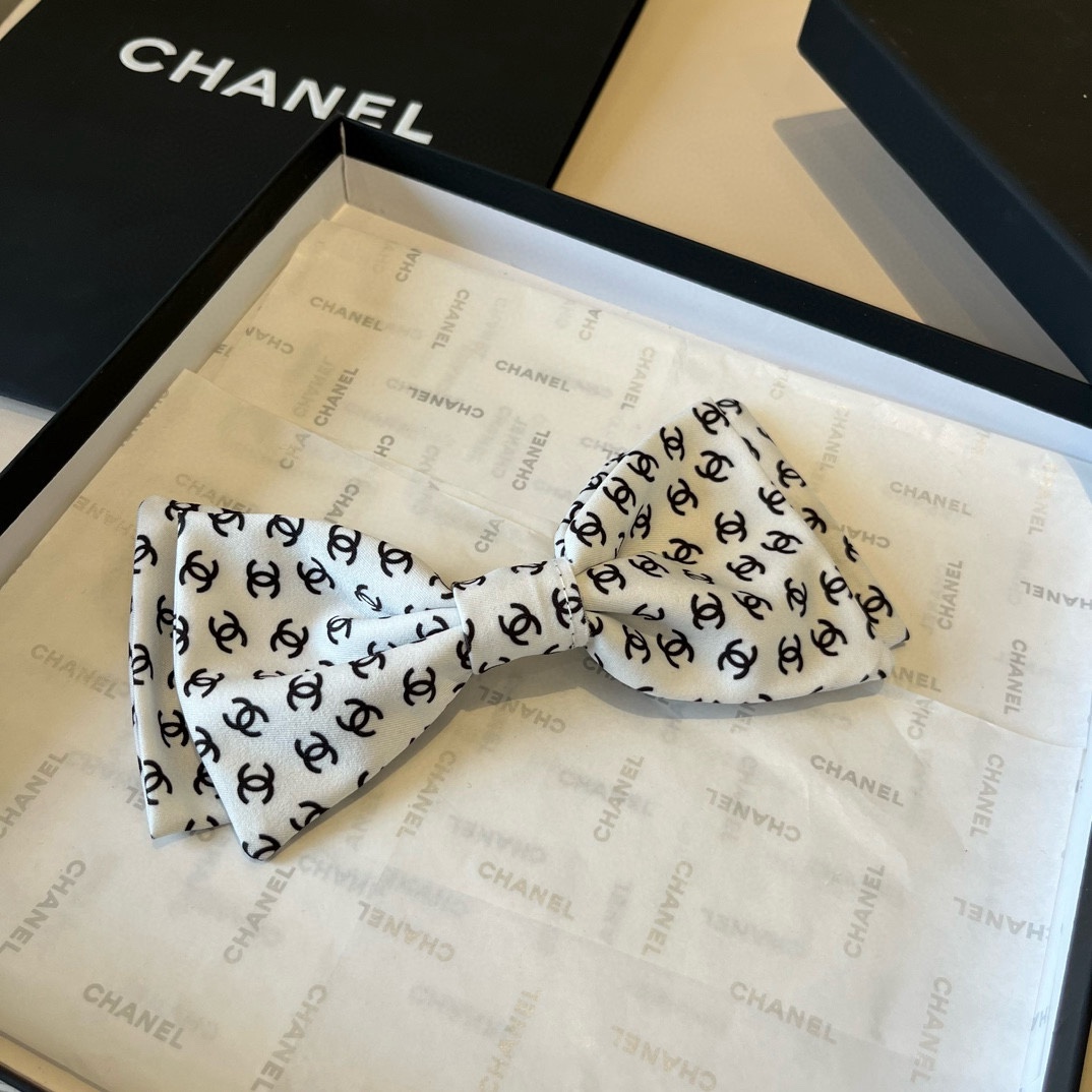 ¥

Chanel香奈儿顶架 蝴蝶结发夹