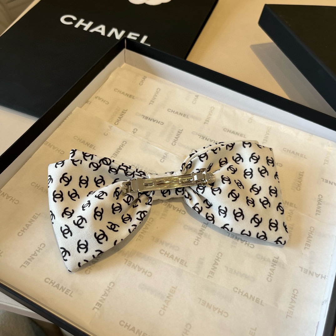¥

Chanel香奈儿顶架 蝴蝶结发夹