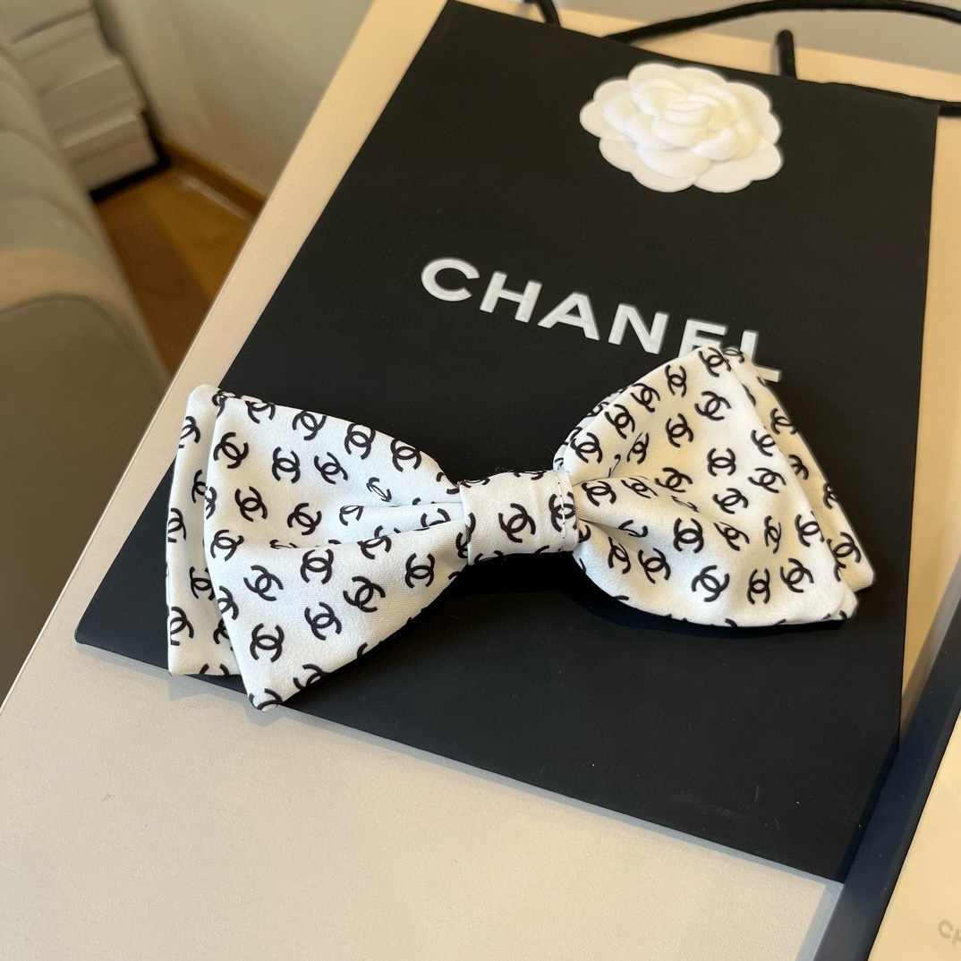 ¥

Chanel香奈儿顶架 蝴蝶结发夹