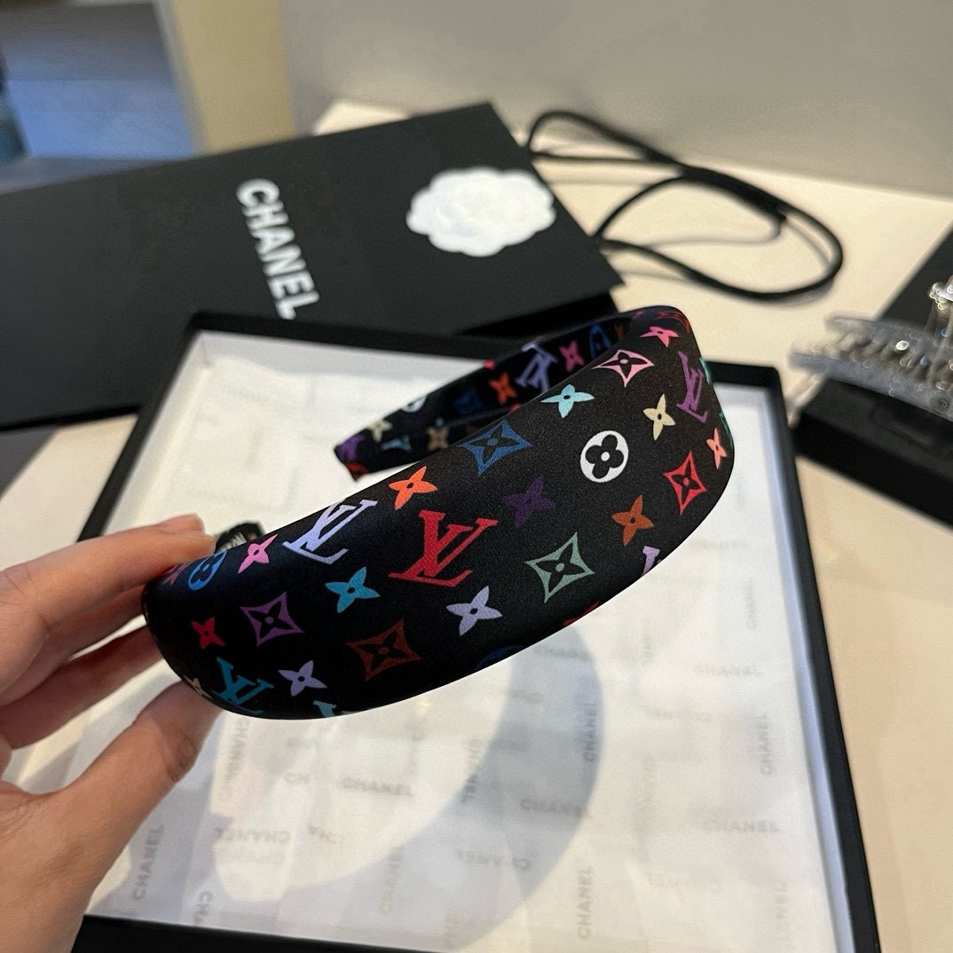 ¥

Lv路易威登新款发箍