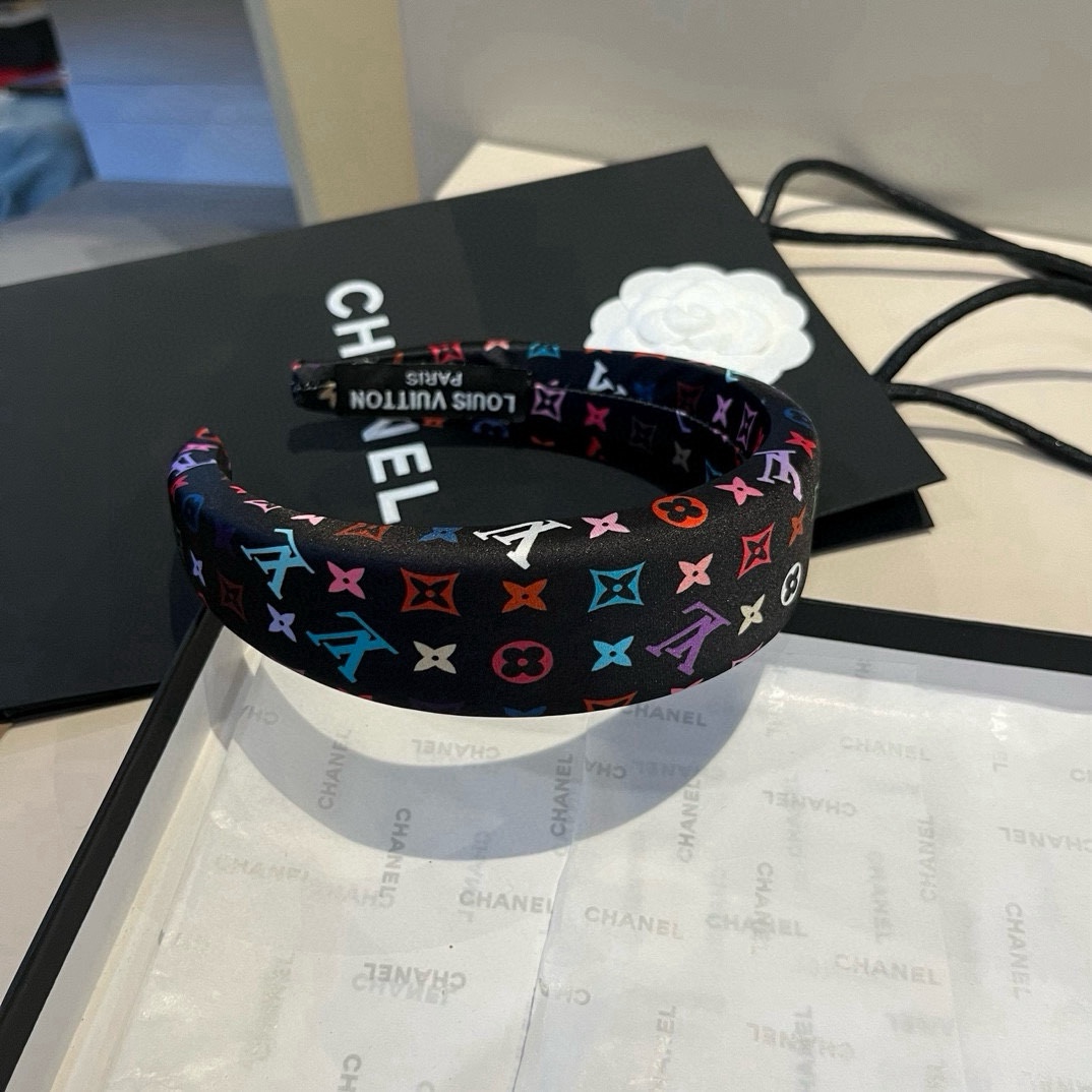 ¥

Lv路易威登新款发箍