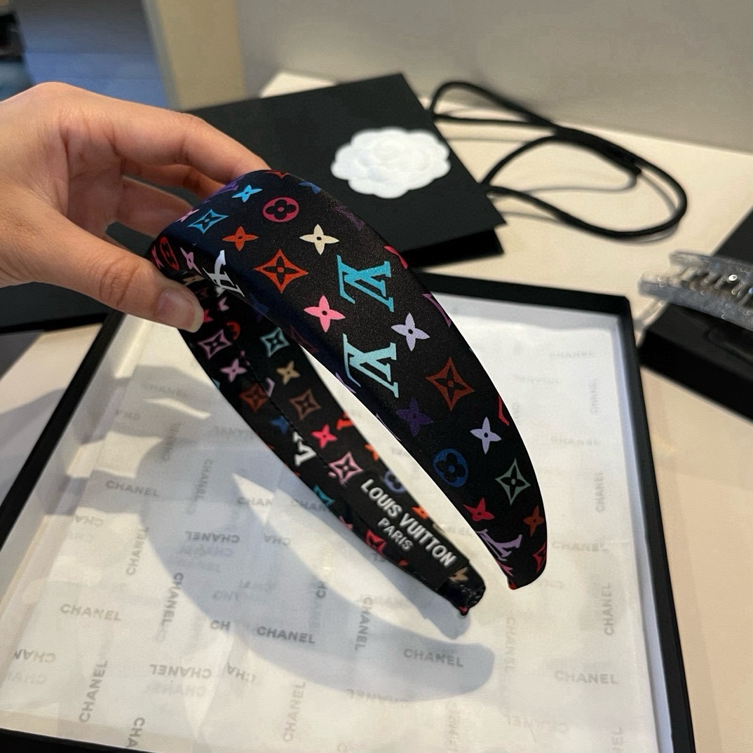¥

Lv路易威登新款发箍
