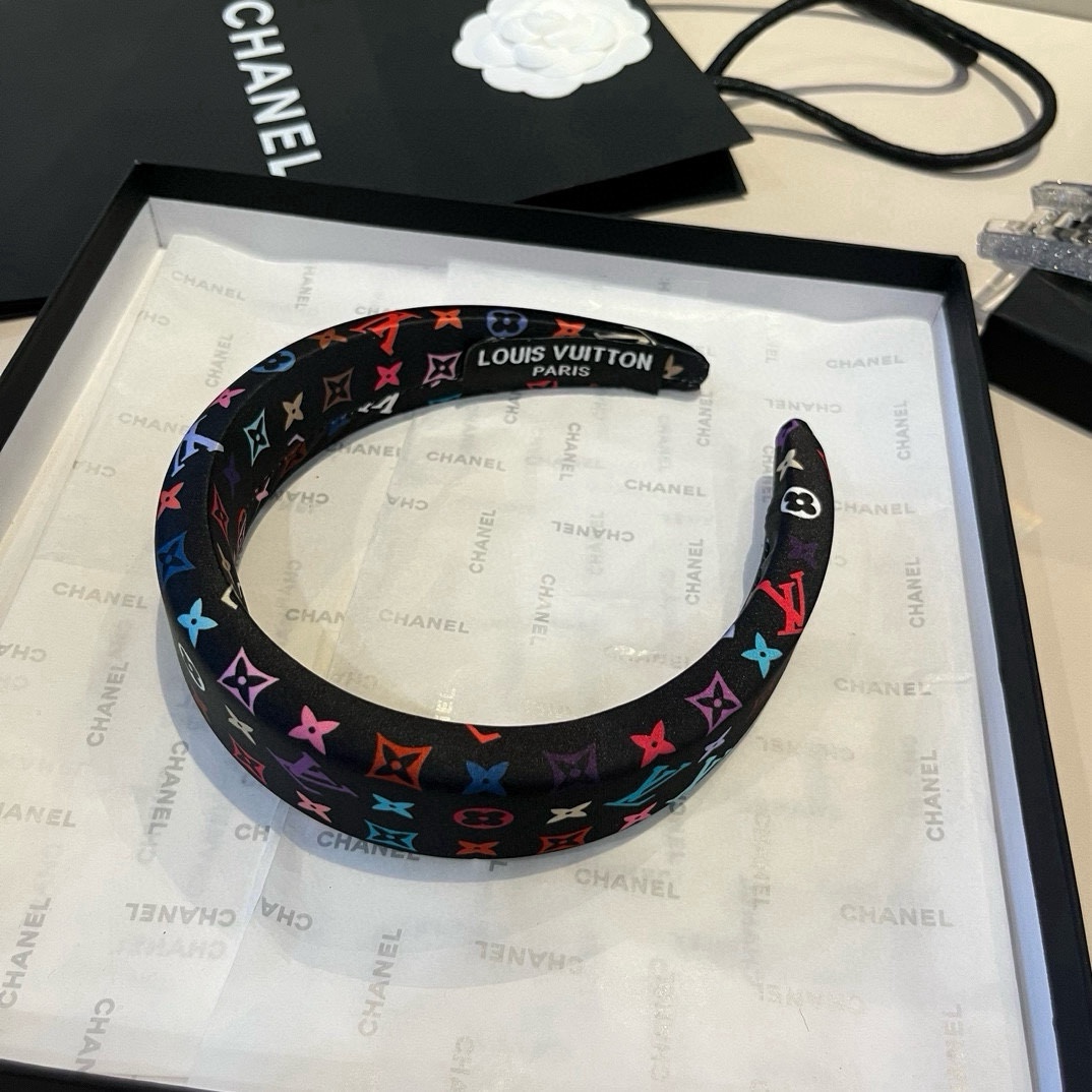 ¥

Lv路易威登新款发箍