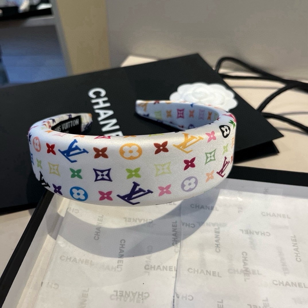¥

Lv路易威登新款发箍