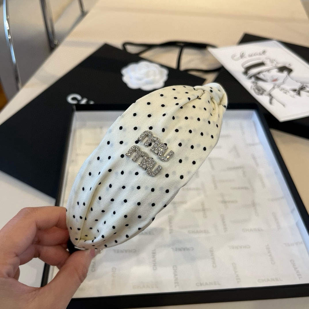 ¥

miumiu缪缪新款发箍