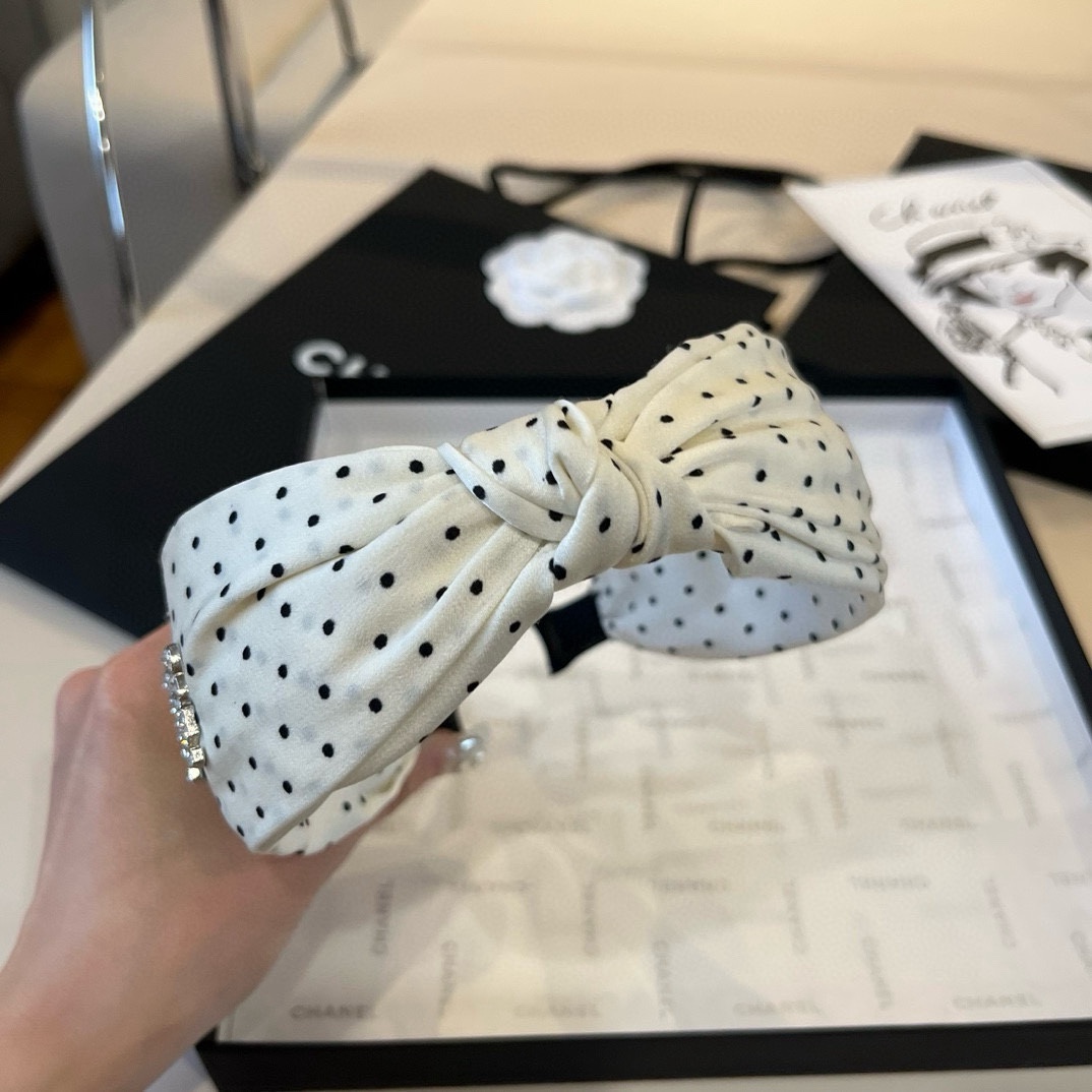 ¥

miumiu缪缪新款发箍