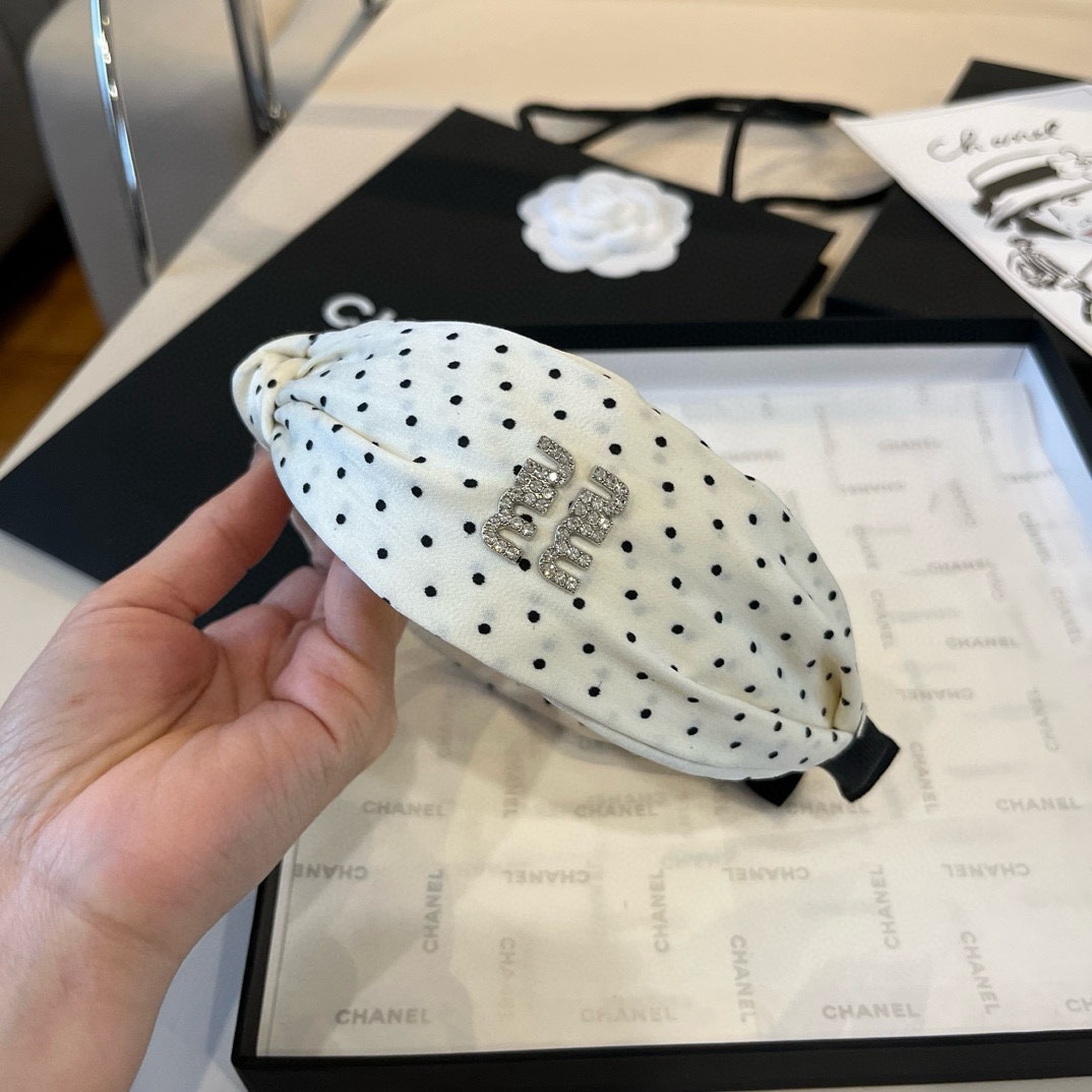 ¥

miumiu缪缪新款发箍