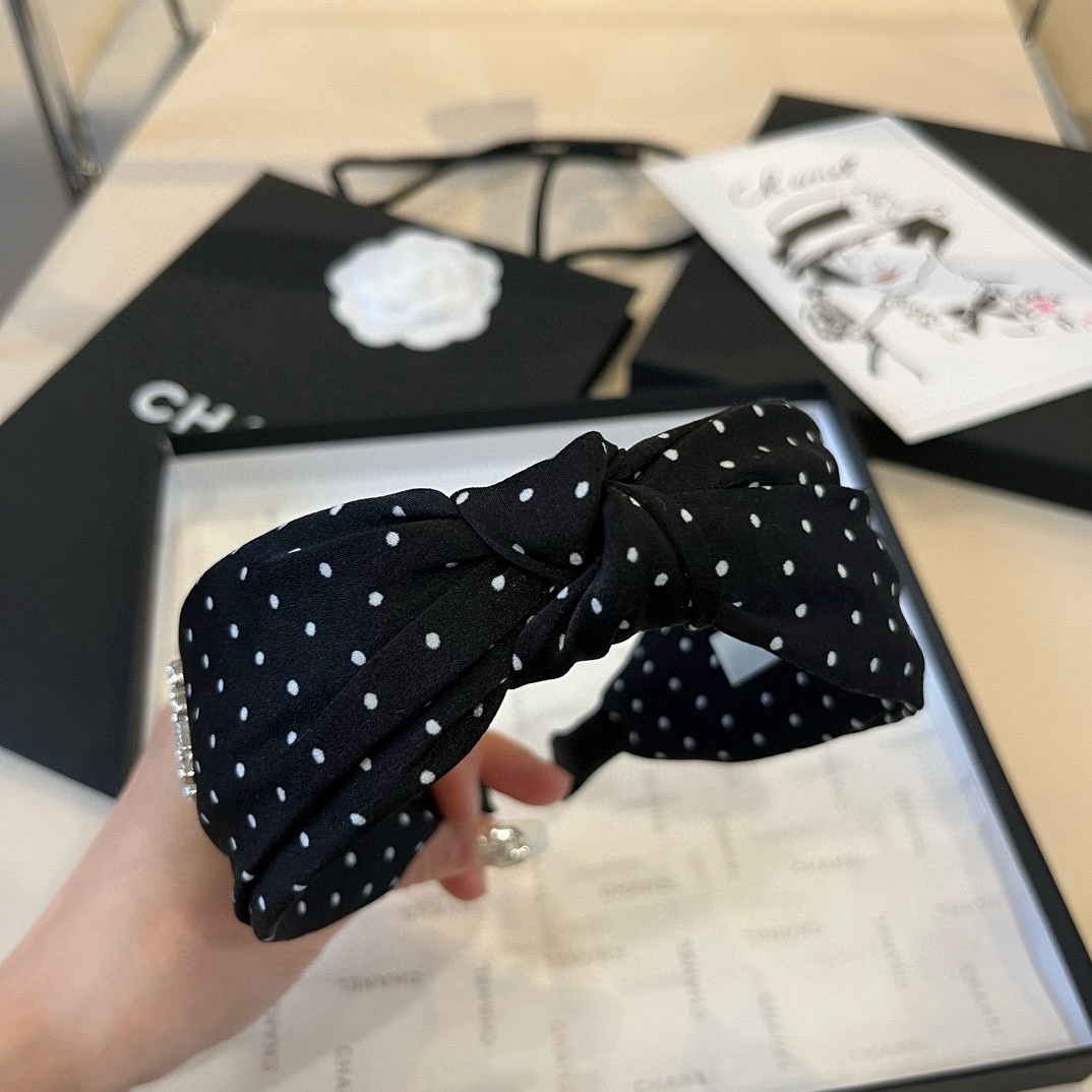 ¥

miumiu缪缪新款发箍