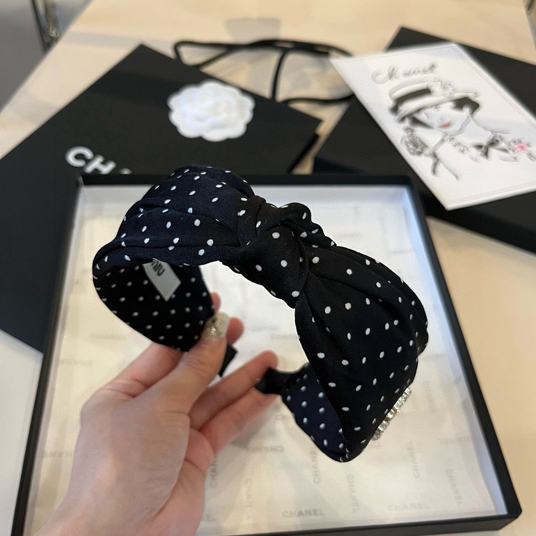 ¥

miumiu缪缪新款发箍