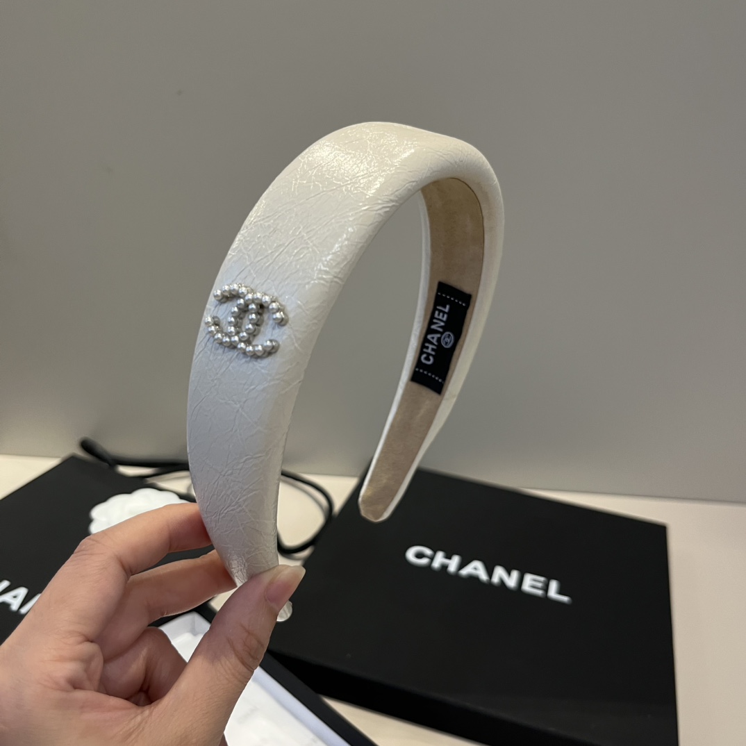 ¥

Chanel香奈儿新款发箍