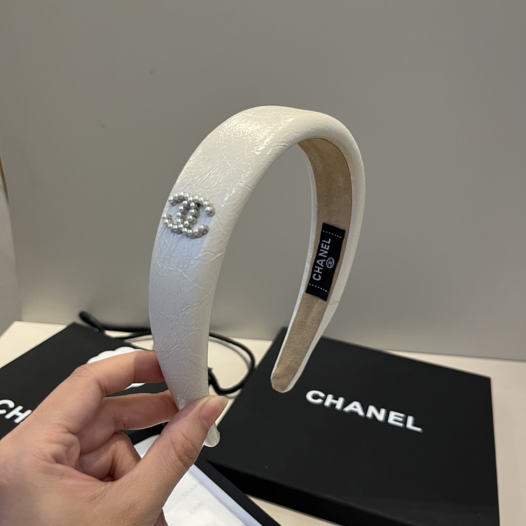 ¥

Chanel香奈儿新款发箍