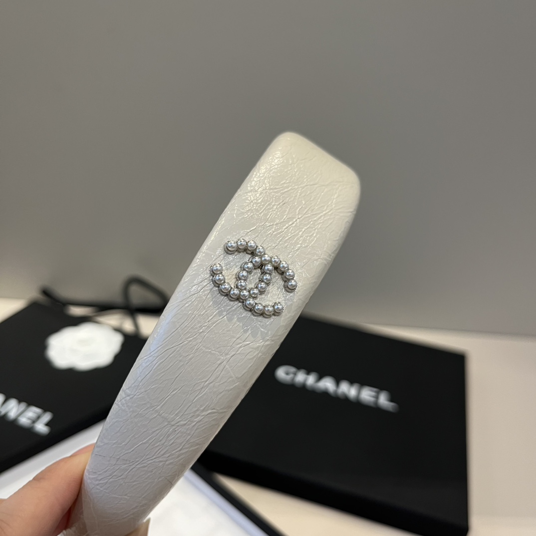 ¥

Chanel香奈儿新款发箍