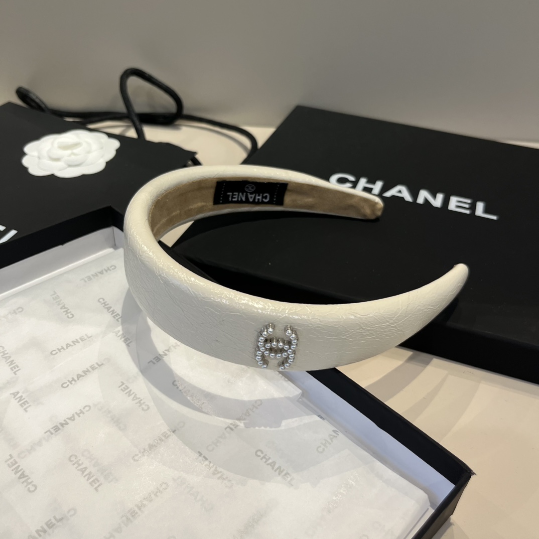 ¥

Chanel香奈儿新款发箍