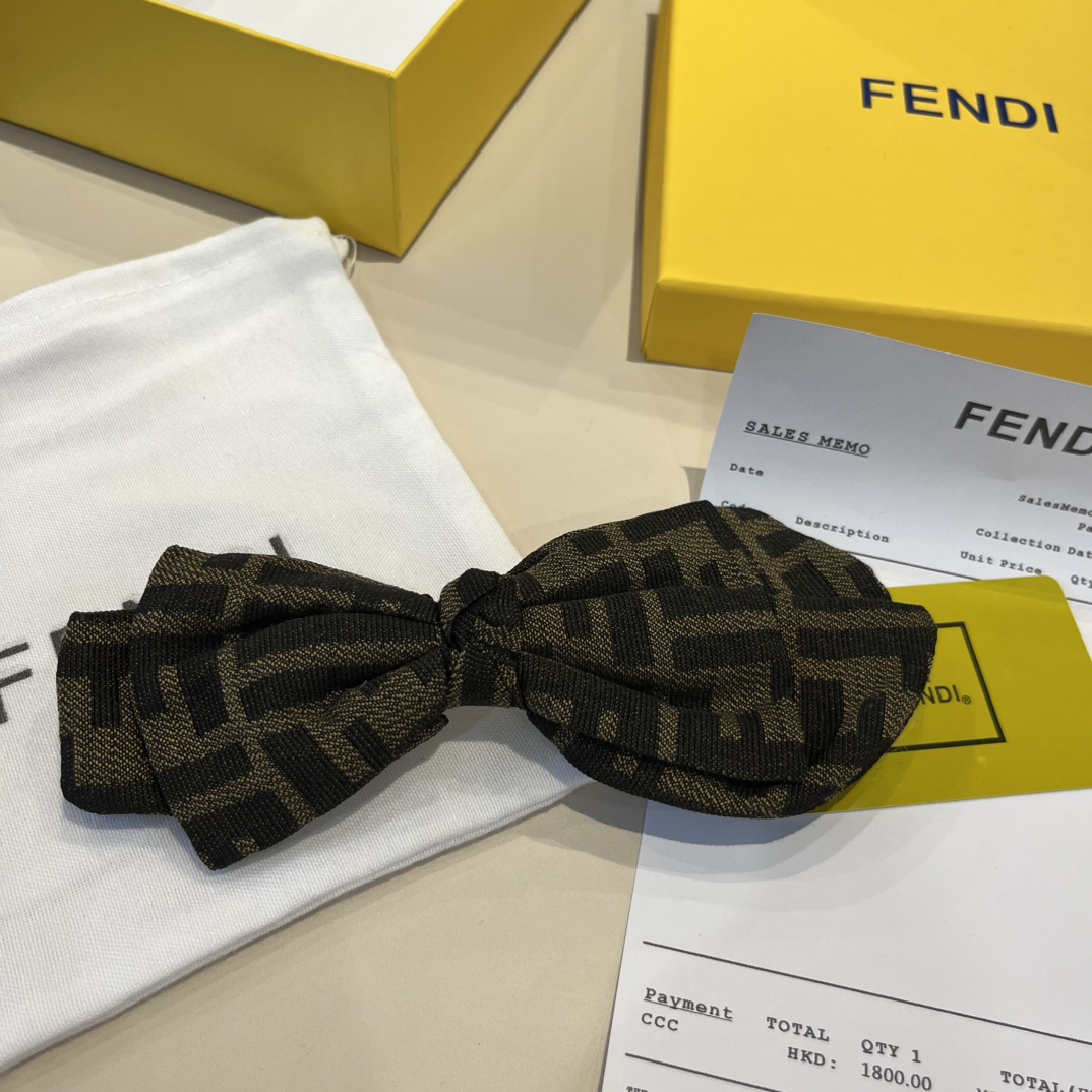 ¥

FD芬迪新款发箍