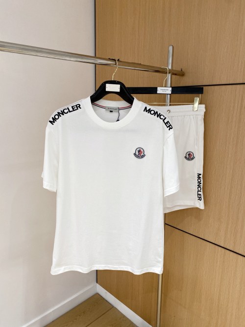 MONCLER 2025 Round Neck Cotton Short Sleeve Shorts Set - Fashionable and Breathable 1 MONCLER 2025 Round Neck Cotton Short Sleeve Shorts Set - Fashionable and Breathable