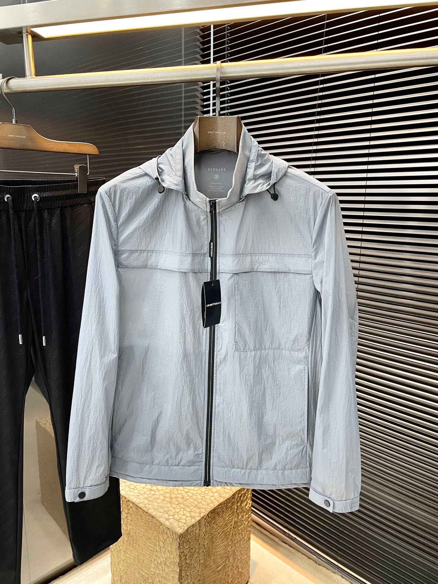 Empirio Armin-(Amani) 2025 Spring Collection: Stylish, High-Quality Jackets with Unique Design - 图片 1