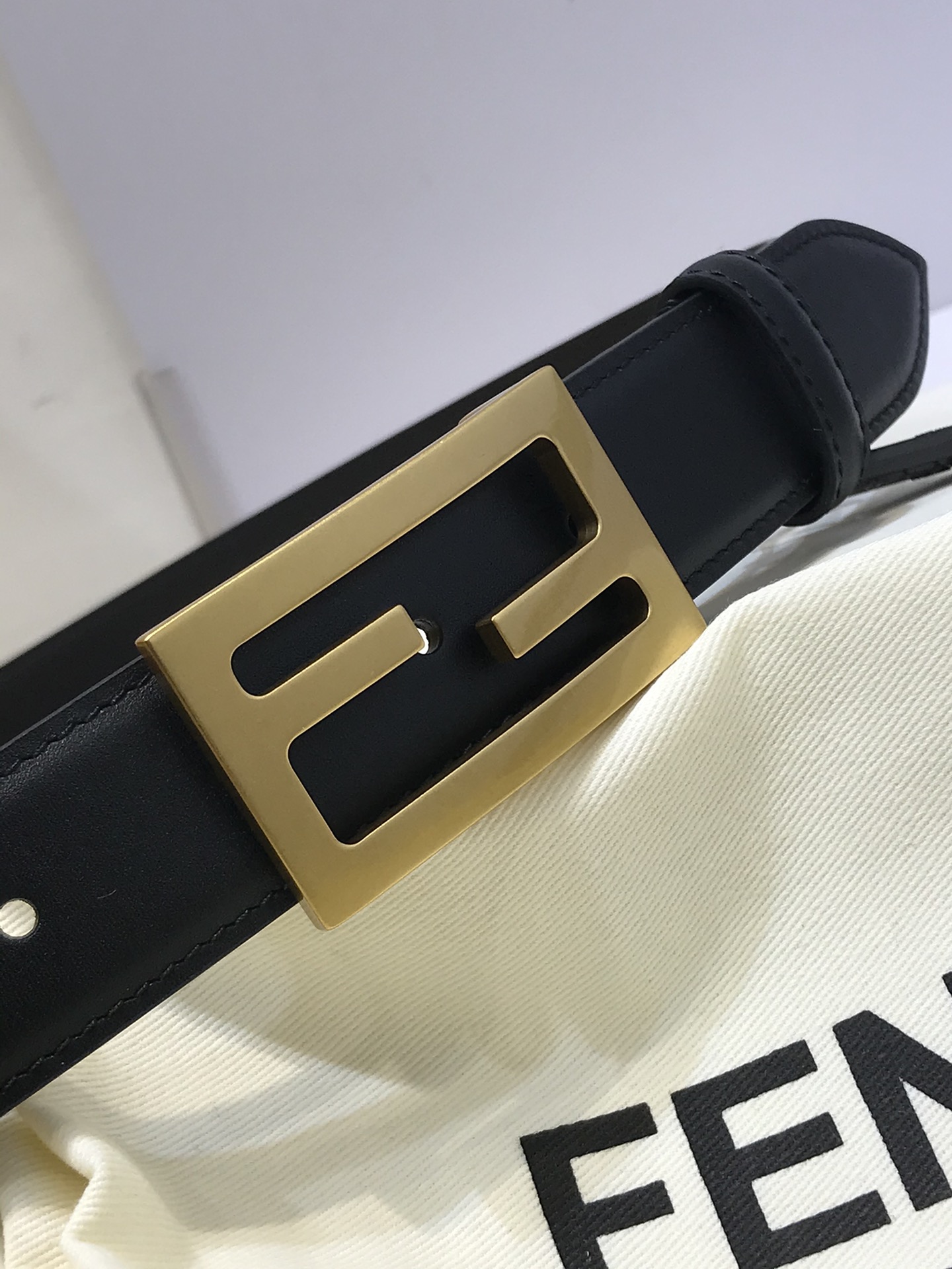 💯💯配送专柜包装 打孔针   新款 FD 宽30MM 标志造型皮带，双F 扣式带扣，双面原版进口小牛皮搭
