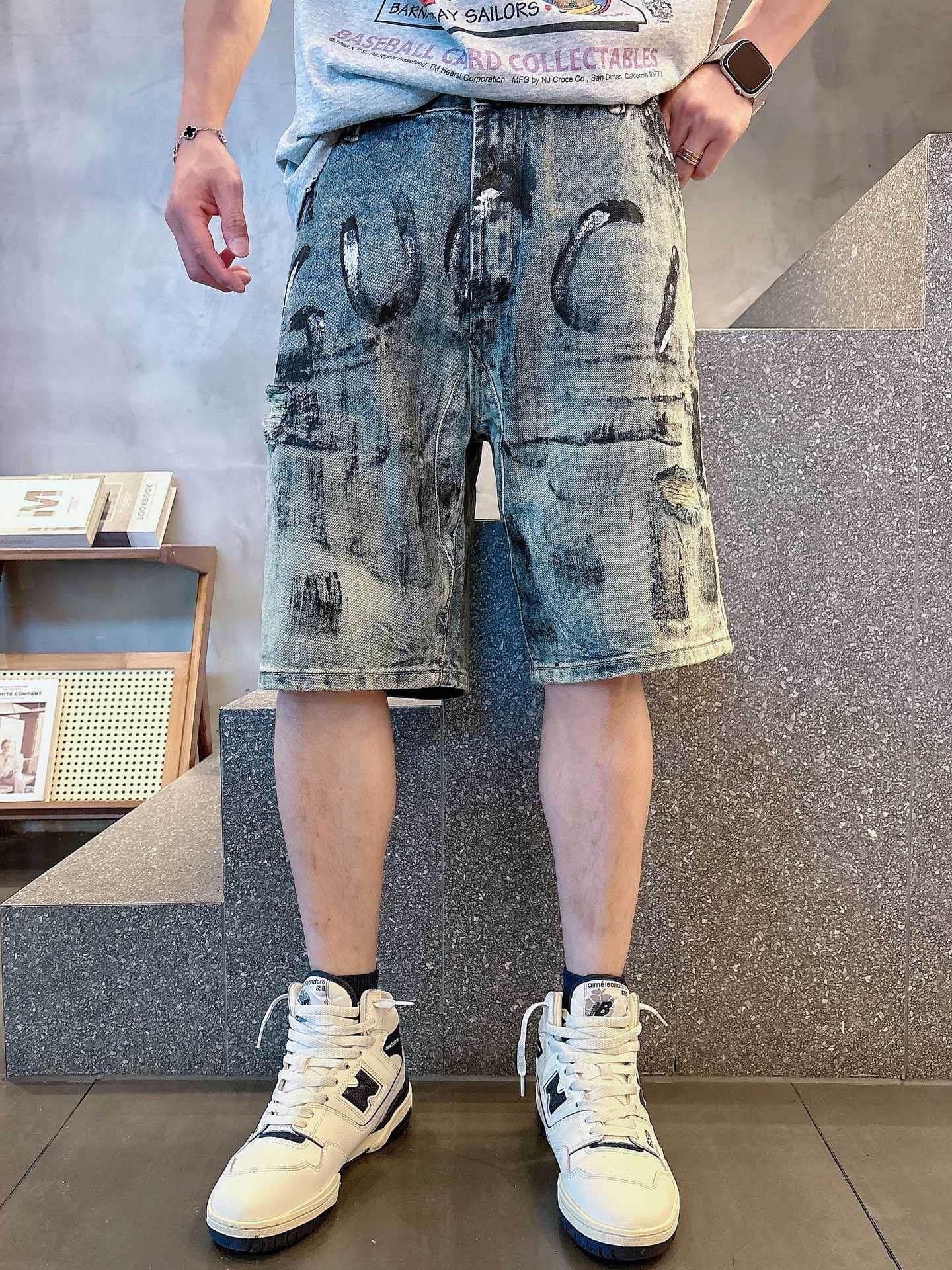 NO:418240,Gucci* 5s hand-painted custom style, new spring and summer casual jeans, excellent comfort and strong hand touch. Very high recognition Custom imported fabrics, fresh color, fine workmanship Number: 29-----38,,gucci,jeans,alexander wang19860909古驰* 5s 手绘定制款 春夏新款休闲牛仔裤 ,舒适度极好,手触感强烈.辨识度极高 定制进口面料 色泽清新 做工精细 码数: 29-----38,,gucci,jeans,alexander wang,Men's clothing