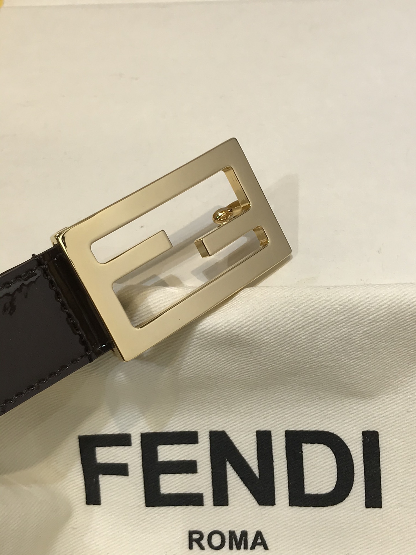 💯💯配送专柜包装 打孔针   新款 FD 宽30MM 标志造型皮带，双F 扣式带扣，双面原版进口小牛皮搭