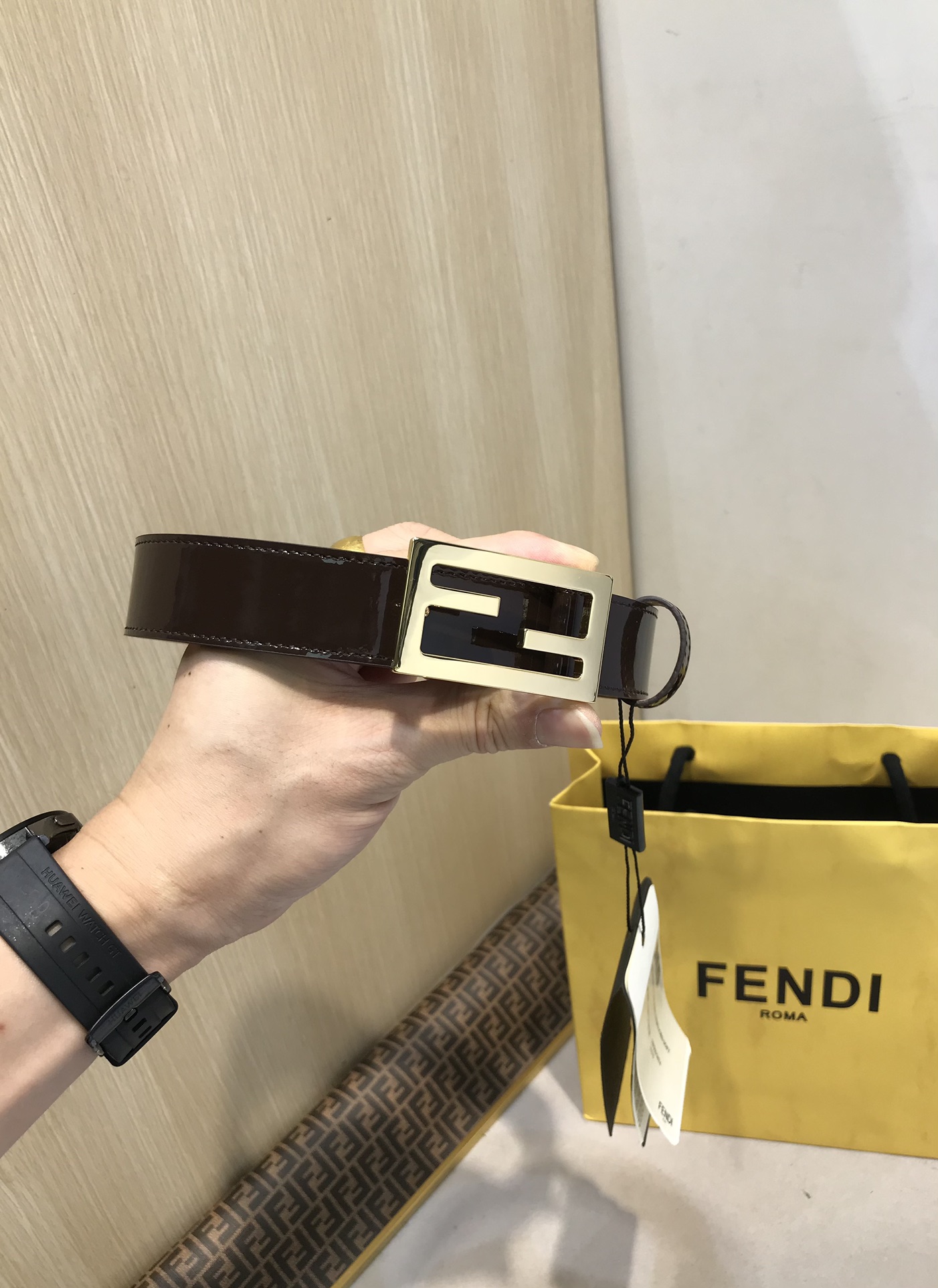💯💯配送专柜包装 打孔针   新款 FD 宽30MM 标志造型皮带，双F 扣式带扣，双面原版进口小牛皮搭
