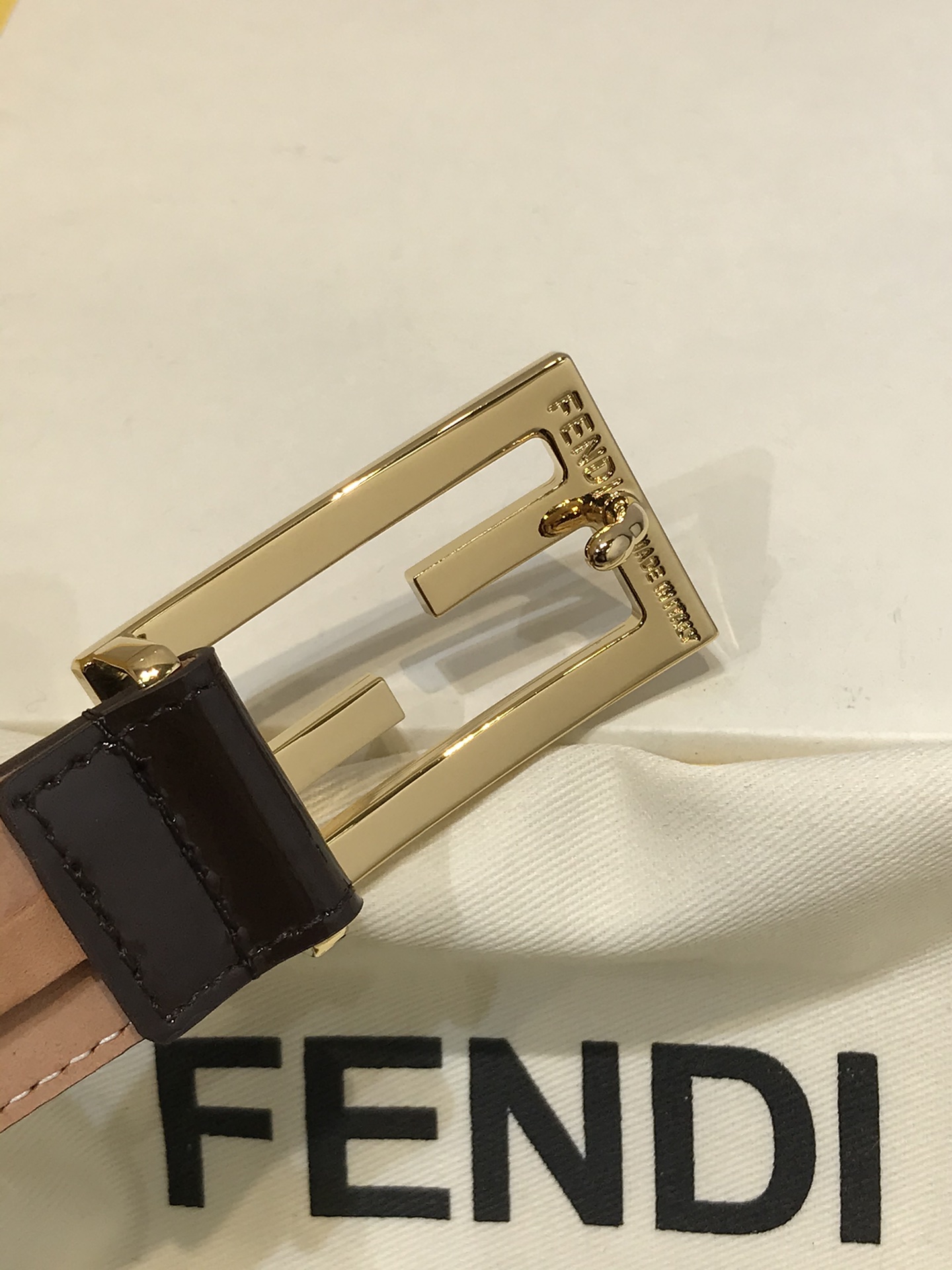 💯💯配送专柜包装 打孔针   新款 FD 宽30MM 标志造型皮带，双F 扣式带扣，双面原版进口小牛皮搭