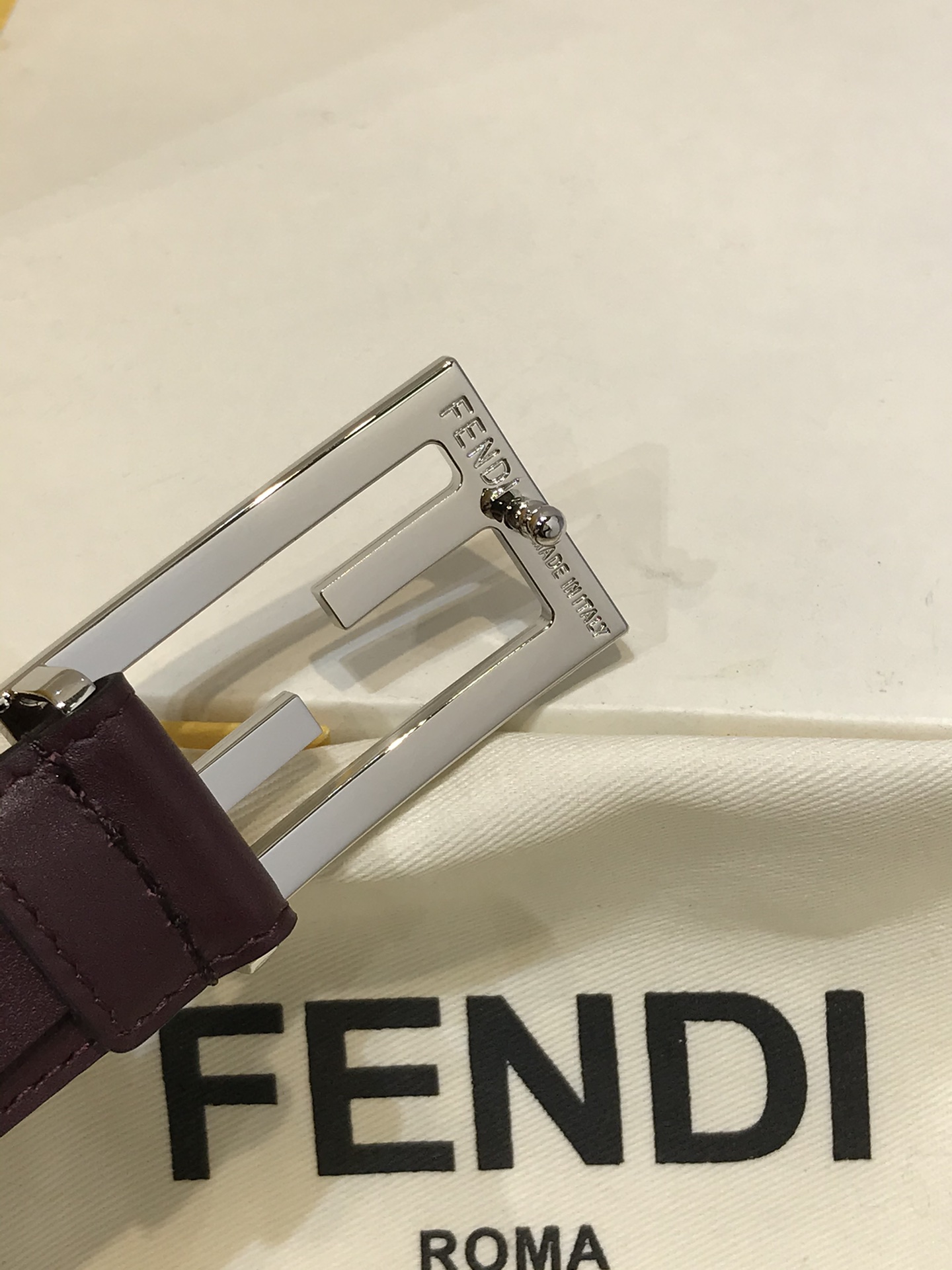 💯💯配送专柜包装 打孔针   新款 FD 宽30MM 标志造型皮带，双F 扣式带扣，双面原版进口小牛皮搭