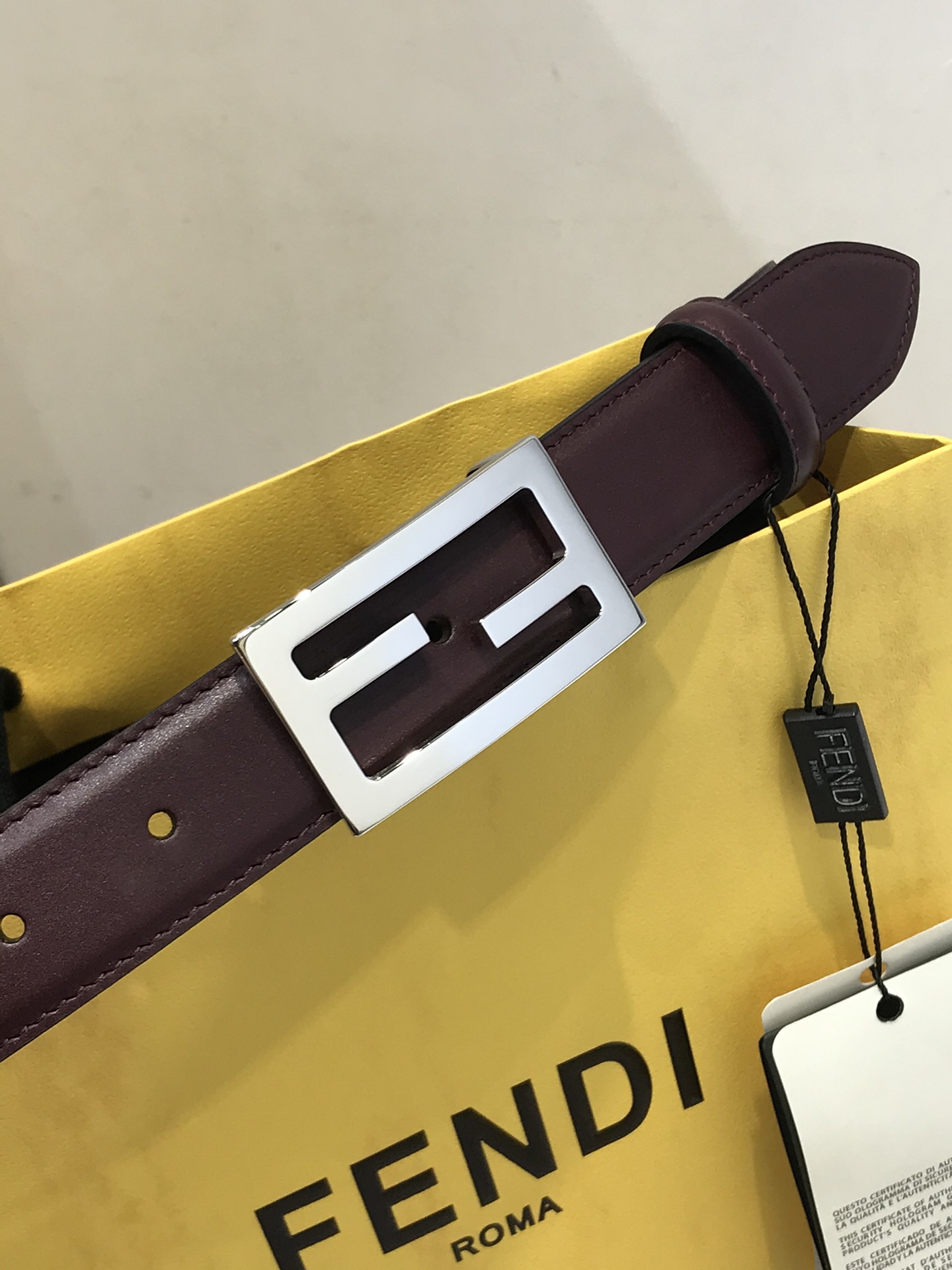 💯💯配送专柜包装 打孔针   新款 FD 宽30MM 标志造型皮带，双F 扣式带扣，双面原版进口小牛皮搭