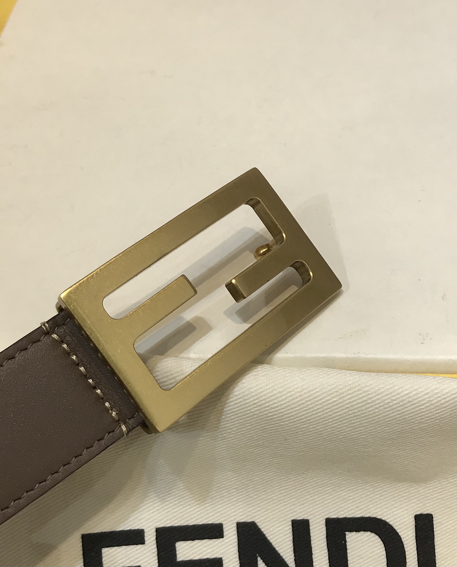 💯💯配送专柜包装 打孔针   新款 FD 宽30MM 标志造型皮带，双F 扣式带扣，双面原版进口小牛皮搭