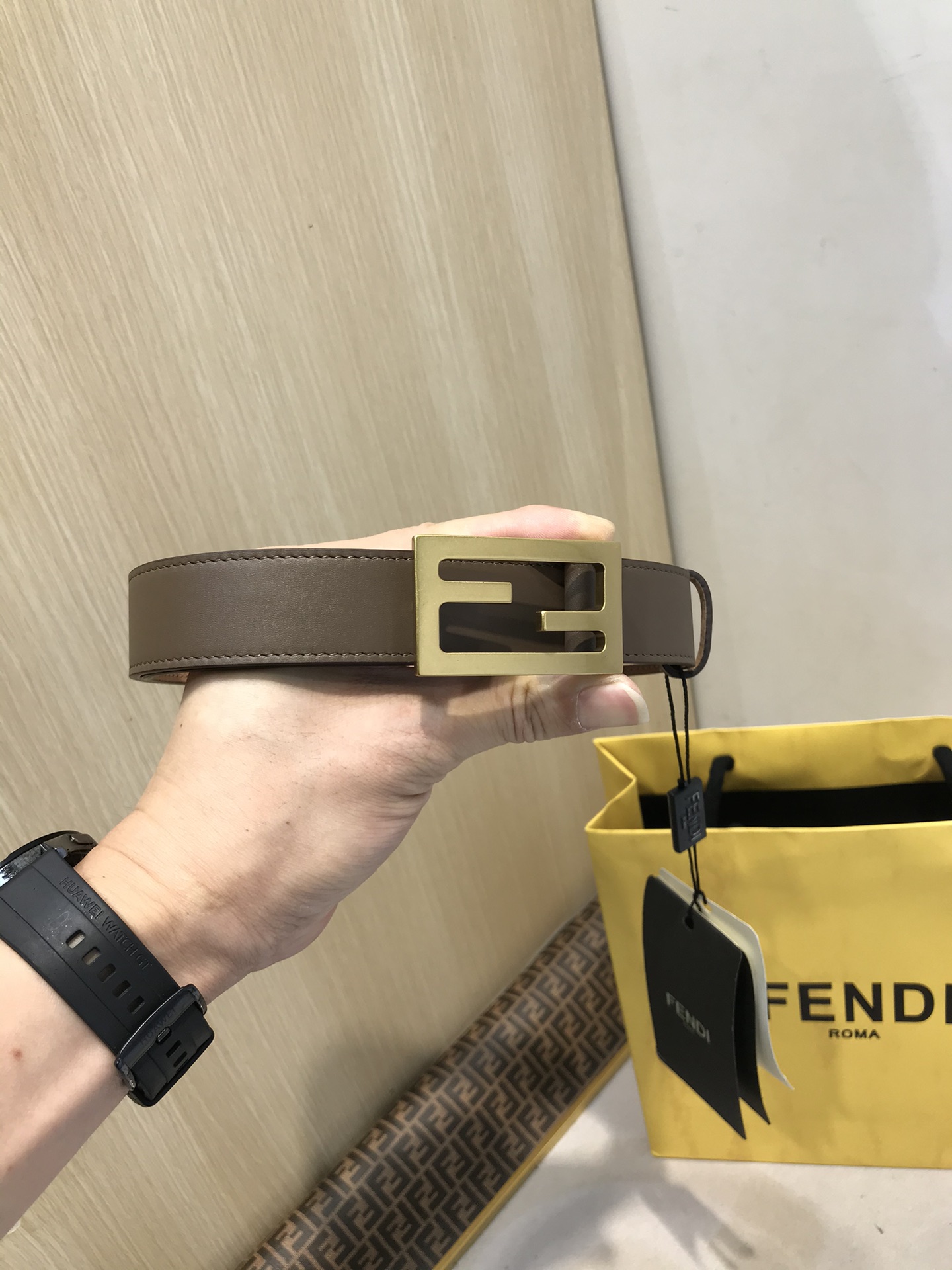 💯💯配送专柜包装 打孔针   新款 FD 宽30MM 标志造型皮带，双F 扣式带扣，双面原版进口小牛皮搭