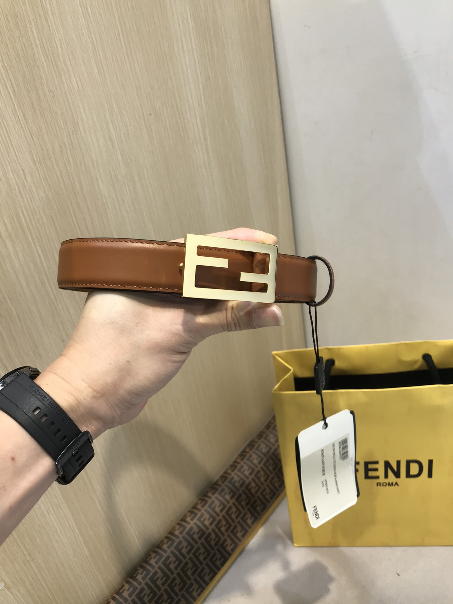 💯💯配送专柜包装 打孔针   新款 FD 宽30MM 标志造型皮带，双F 扣式带扣，双面原版进口小牛皮搭