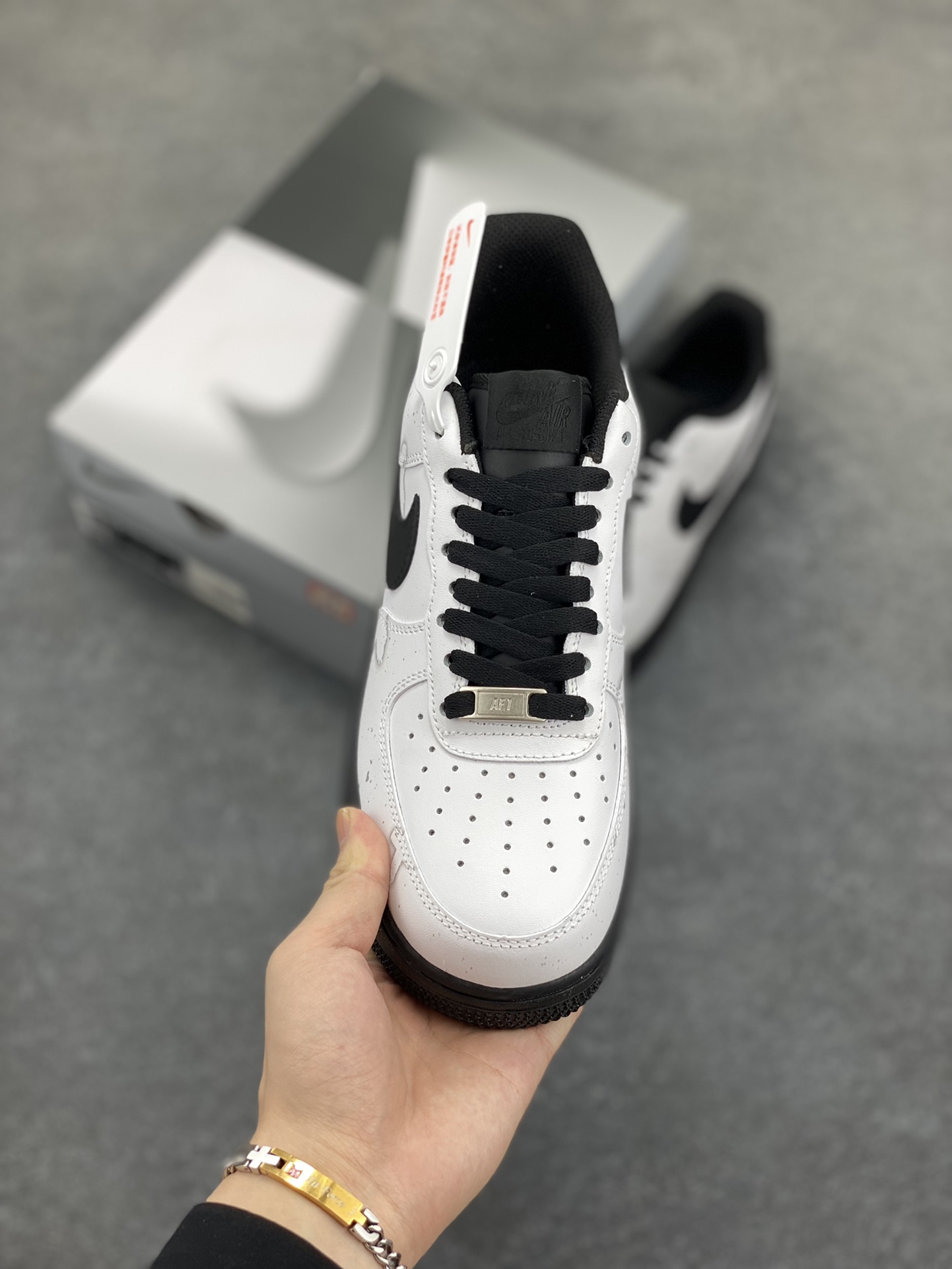 图片[2]-Nike Air Force 1 Low’07 迷雾守则 空军一号低帮休闲板鞋 定制皮料 定制鞋盒 配件齐全 原楦原纸板 纯正空军版型 内置全掌气垫 货号：ZH0316-081 尺码：36 36.5 37.5 38 38.5 39 40 40.5 41 42 42.5 43 44 44.5 45-选品中心