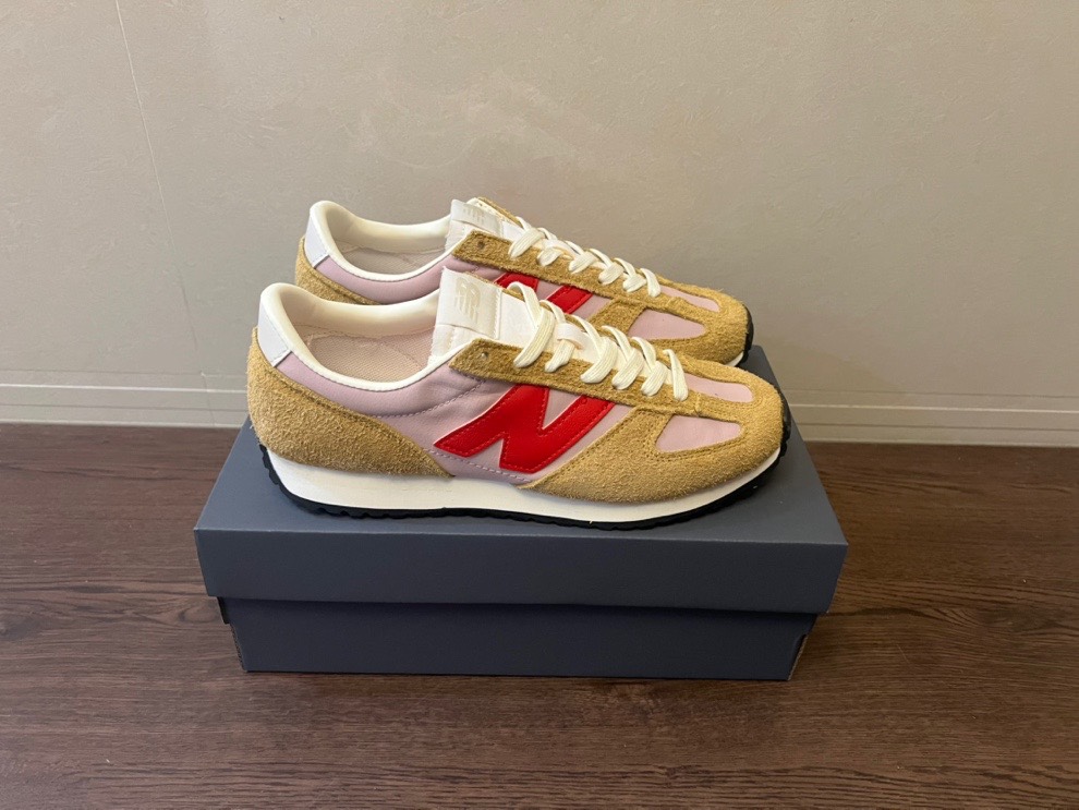新百伦 New Balance U471 复跑古鞋 这鞋双确实是NB家经复典古款式之一,以全科新技诠释鞋款.鞋面保在持基本线条和片层构结的同时,采更用为简洁、流畅设的计语言