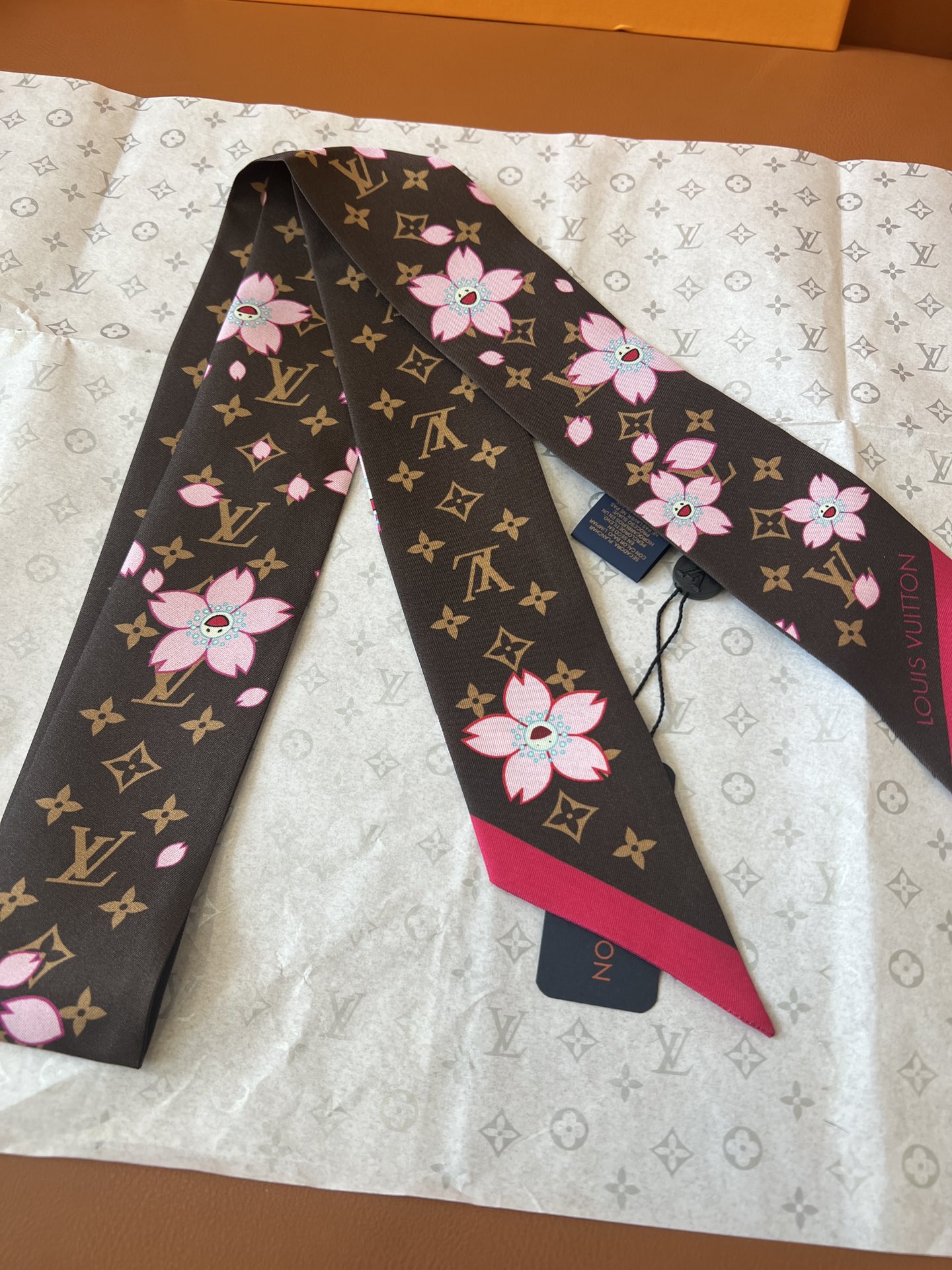 Louis Vuitton Monogram Cherry Blossom BB Sjaal - Zijde - Bruin/Roze