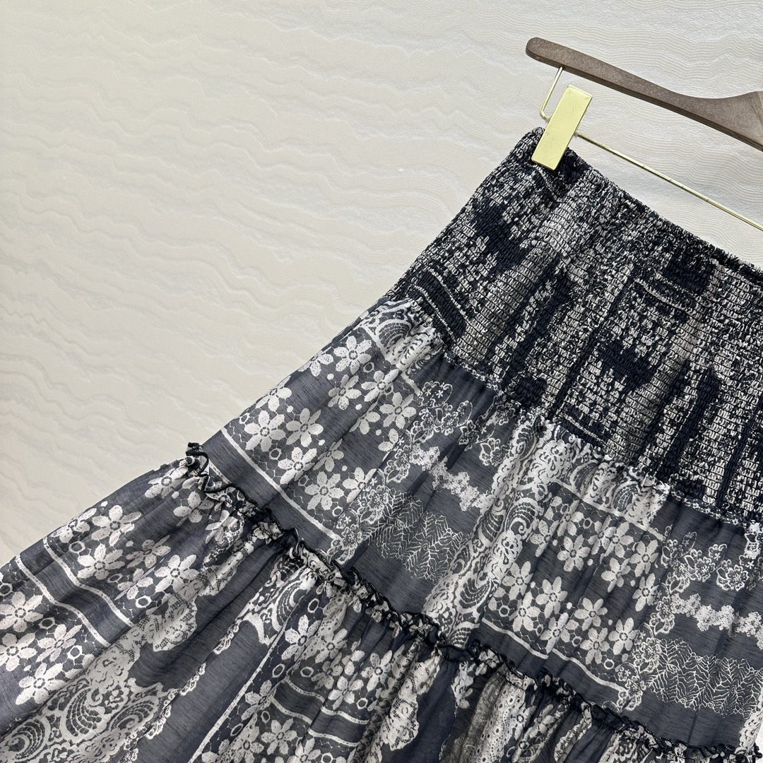 Elegant Woman’s Suit: Original Quality, Holiday Style, French Elegance, Custom-made Import - 图片 4