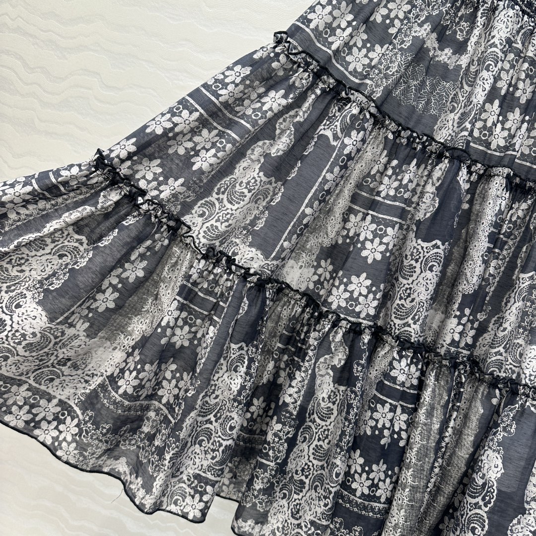 Elegant Woman’s Suit: Original Quality, Holiday Style, French Elegance, Custom-made Import - 图片 5