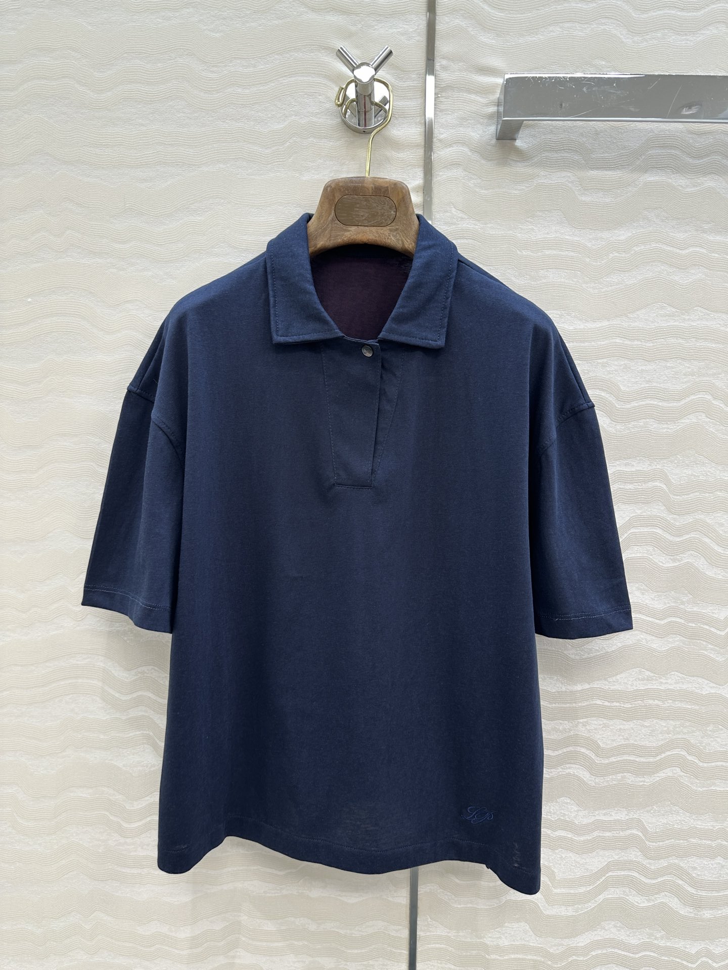 独家首发！原单品质❤️lP🆕老钱风穿搭！25春夏新品极简Polo领落肩袖T恤，必入长期主义单品。少年感气