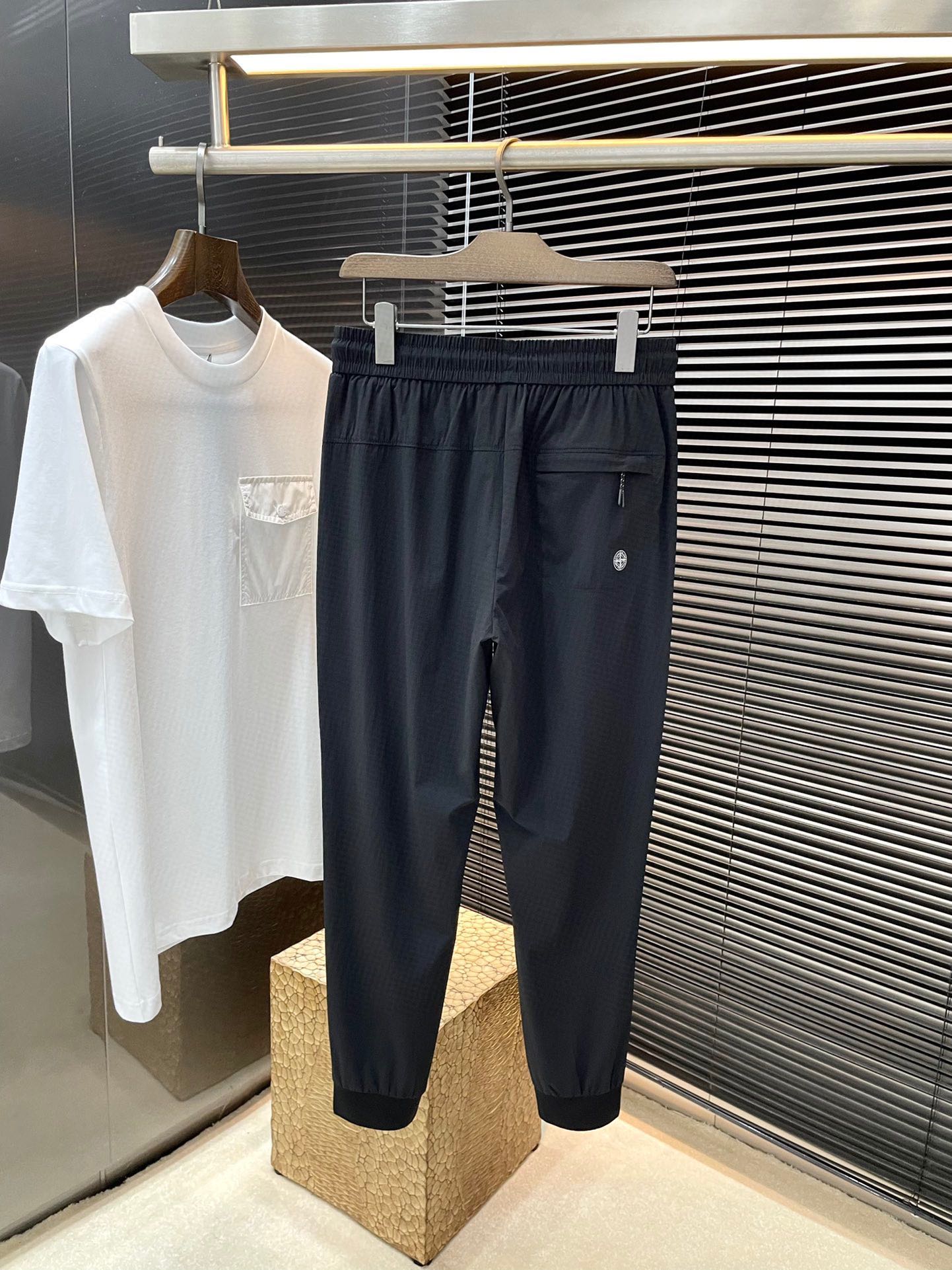 Spring 2025 Stone Island Leisure Pants: Customizable Curry Fabric, High-End Comfort - 图片 8