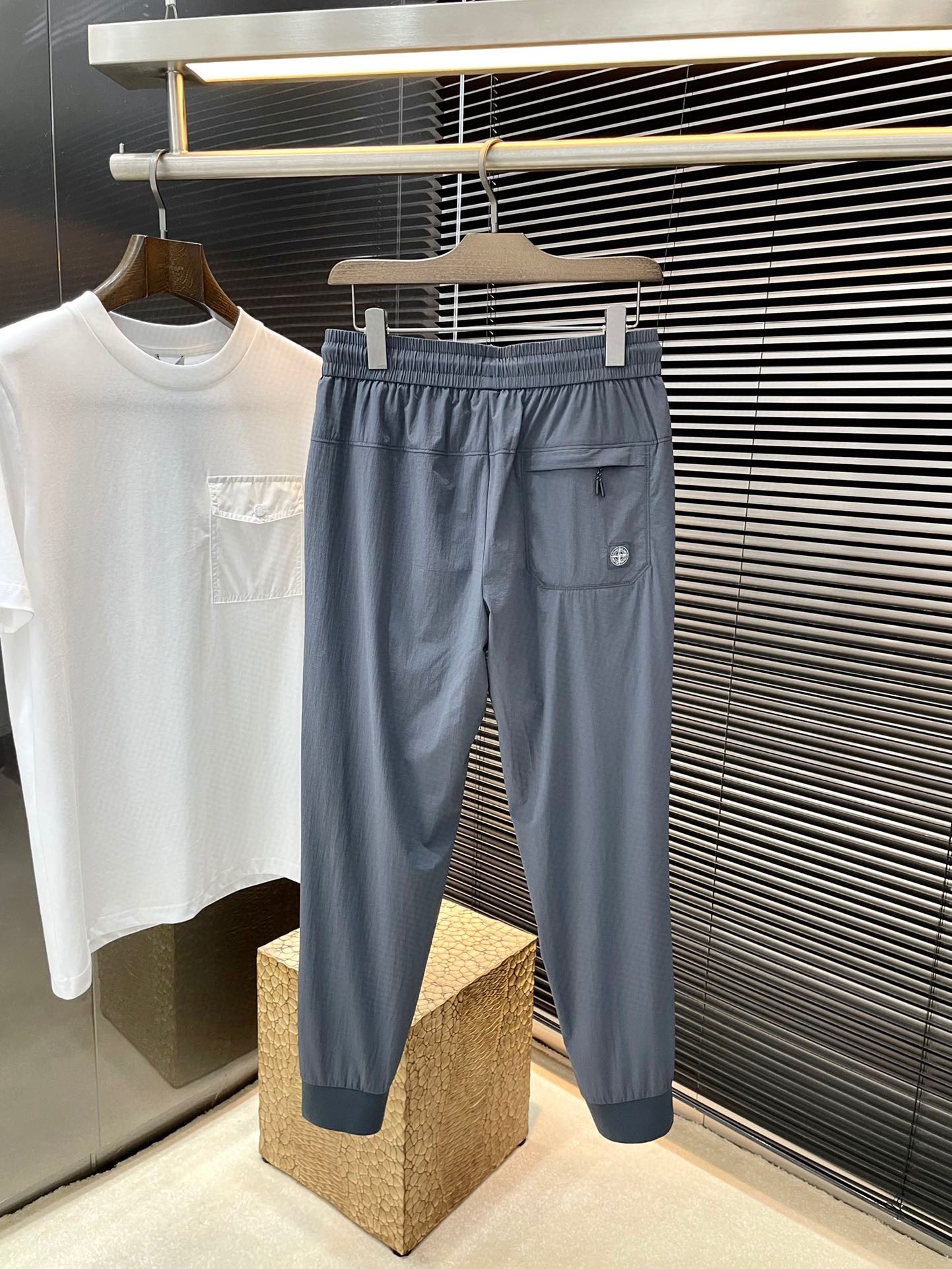 Stone Island Spring 2025 Leisure Pants: Comfortable Customized Style for Casual Wear - 图片 8