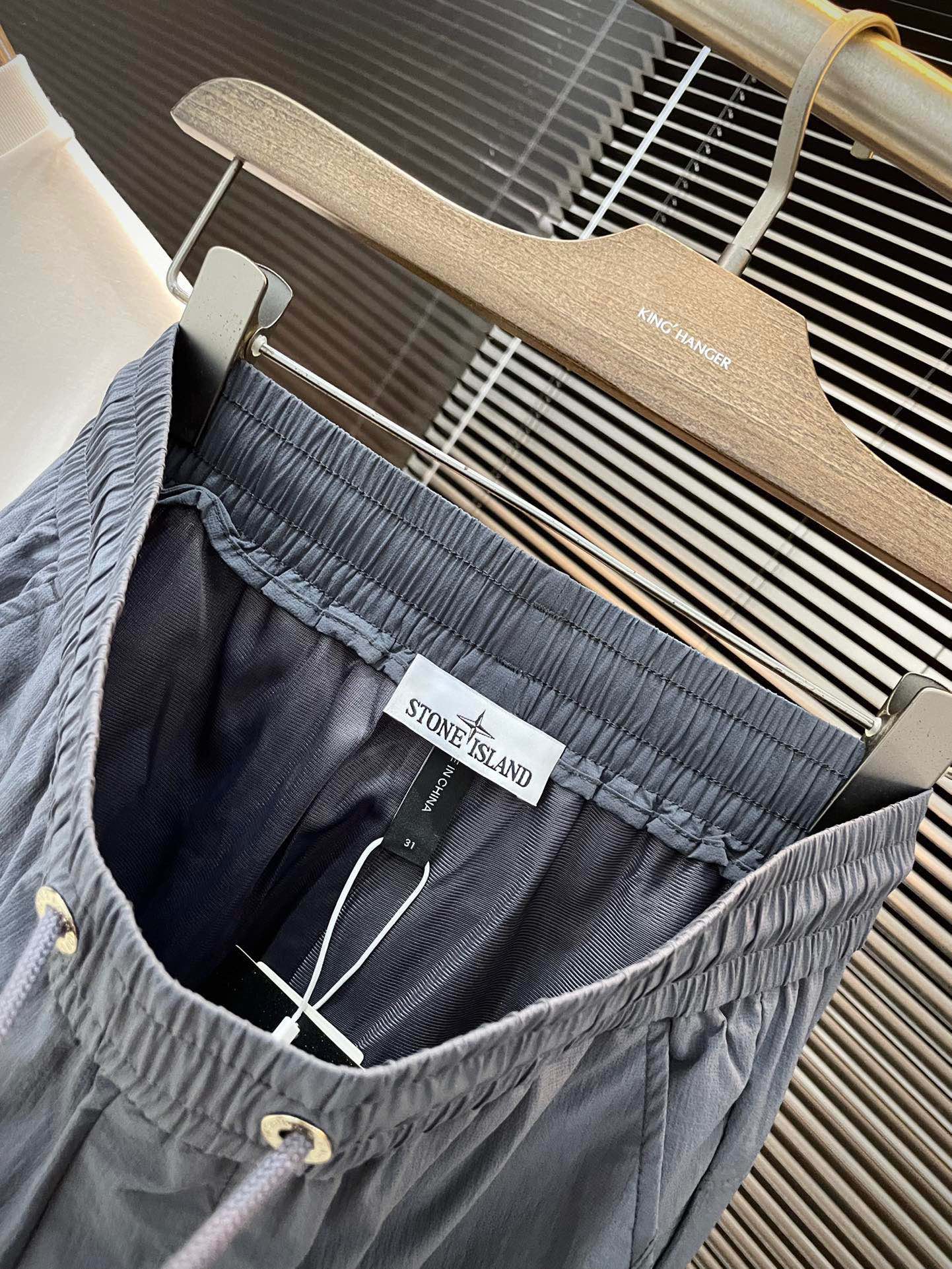 Stone Island Spring 2025 Leisure Pants: Comfortable Customized Style for Casual Wear - 图片 5
